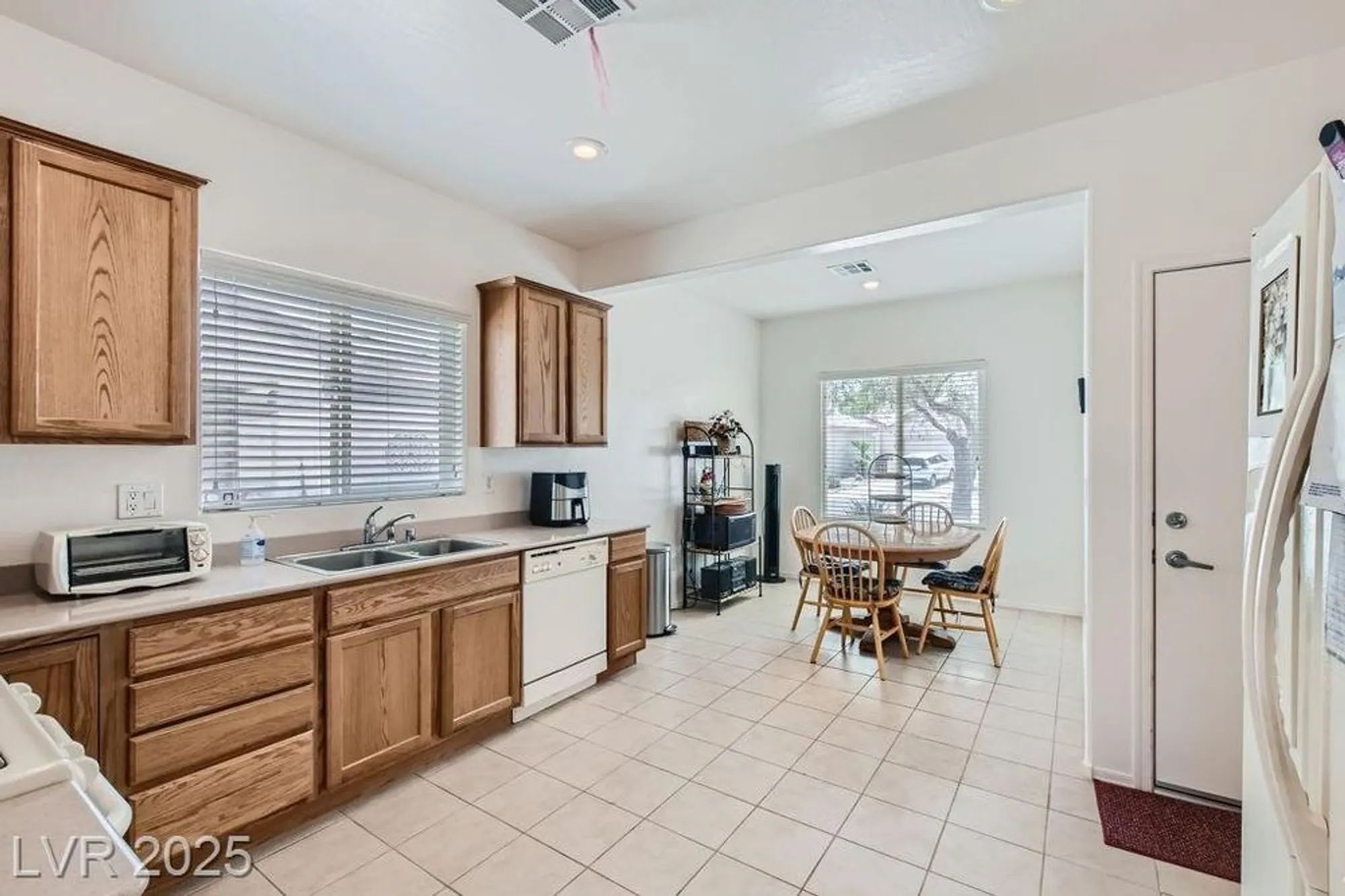 Property Slideshow image 12 of 28 | 2220 carrier dove way, North Las Vegas, NV, 89084
