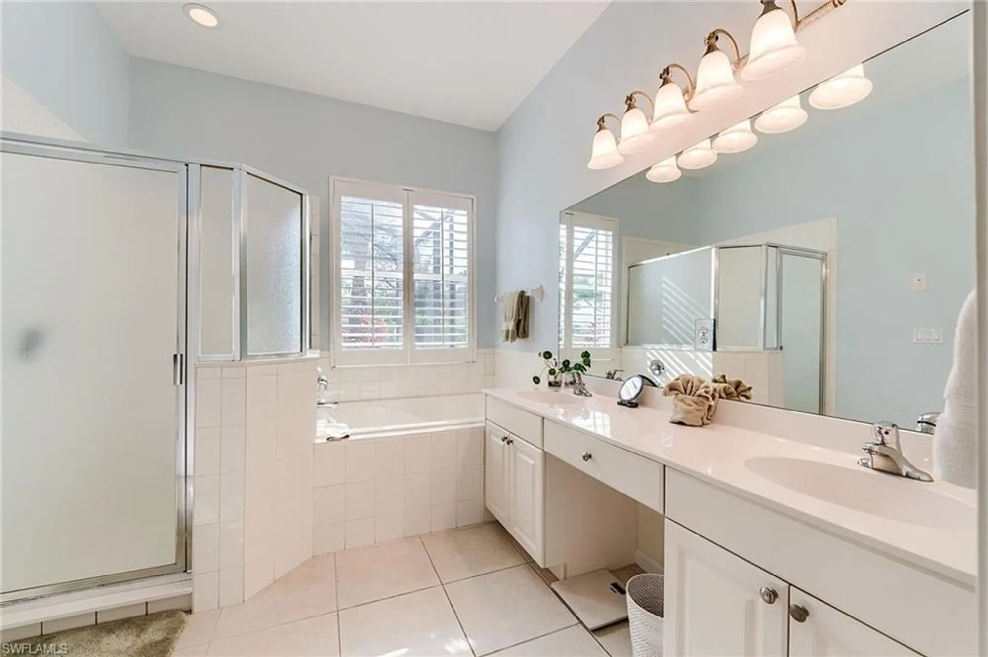 Property Slideshow image 33 of 38 | 3180 bramble cove ct, Fort Myers, FL, 33905