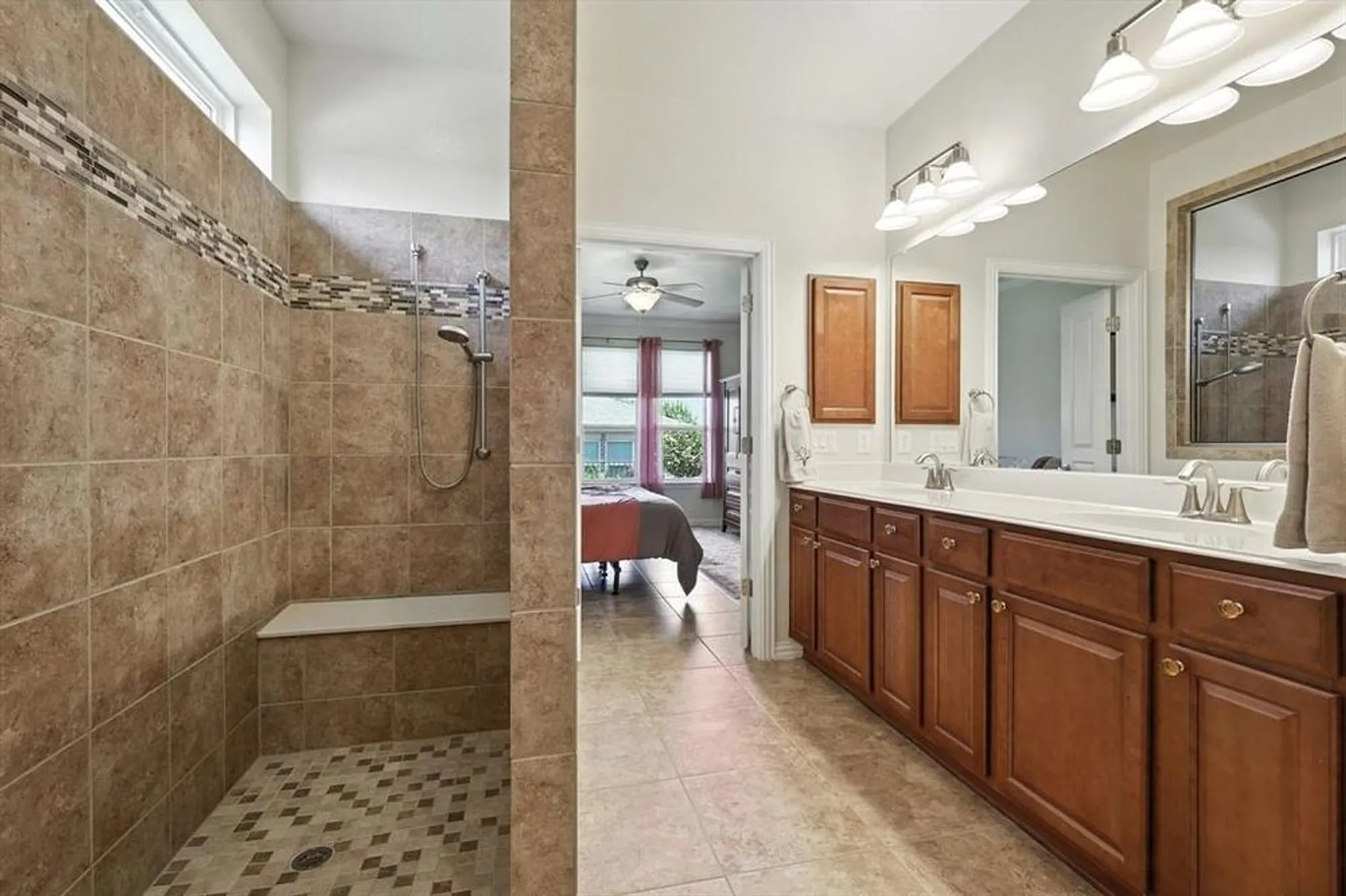 Property Slideshow image 21 of 40 | 2528 oyster bay dr, Frisco, TX, 75036