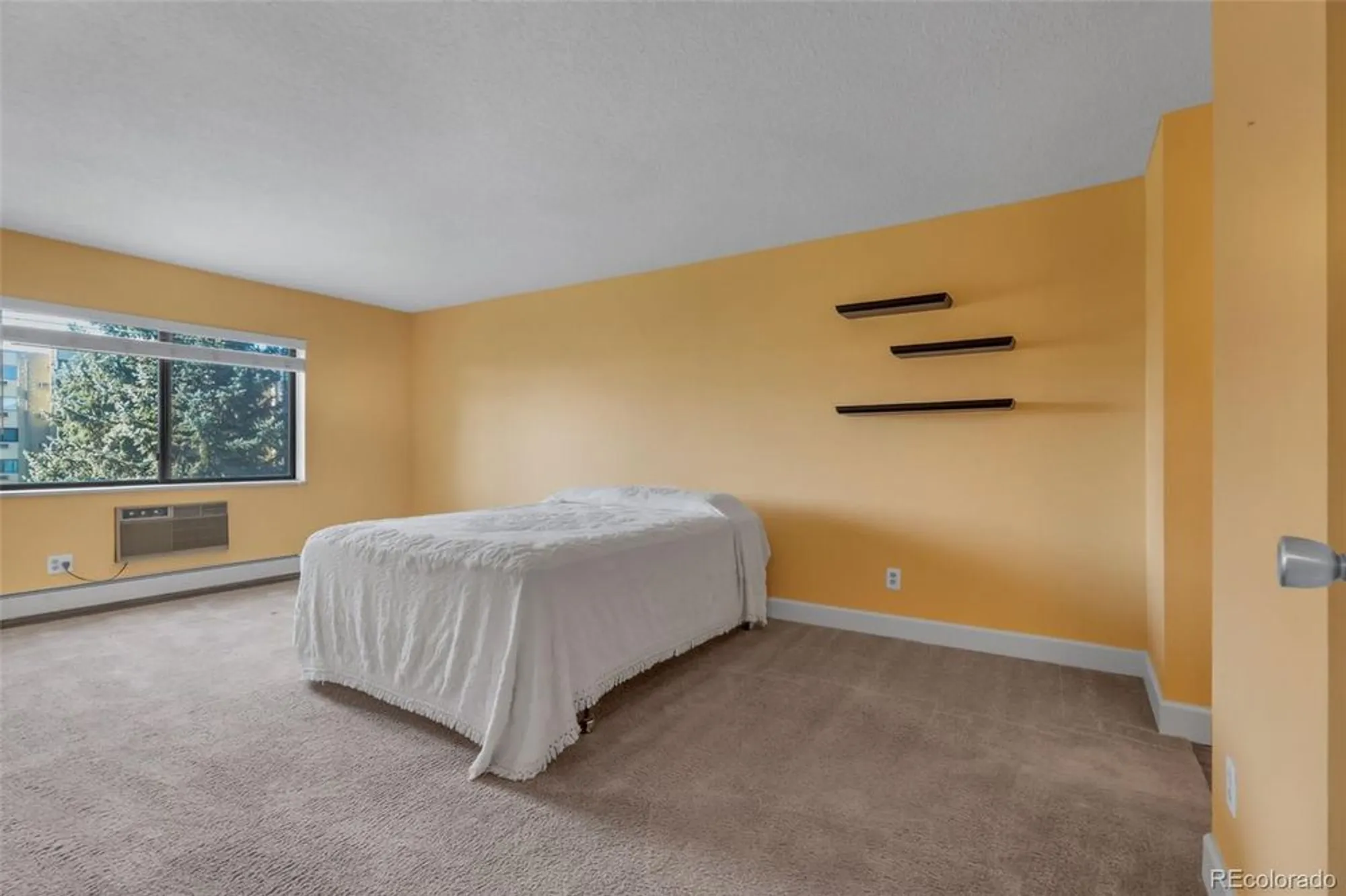 Property Slideshow image 12 of 45 | 14102 e linvale pl apt 403, Aurora, CO, 80014