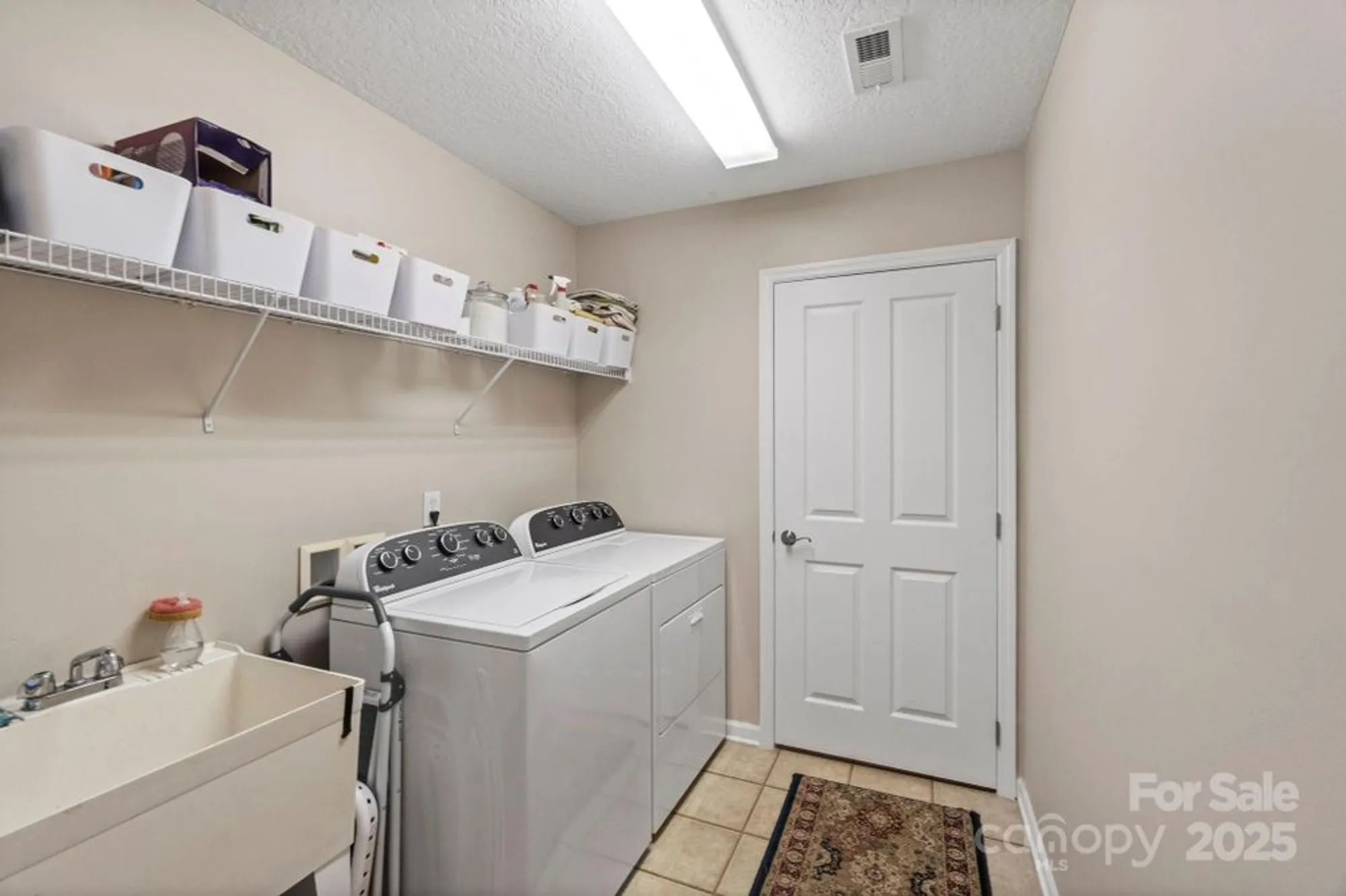 Property Slideshow image 19 of 31 | 2459 coltsview ln, Matthews, NC, 28105