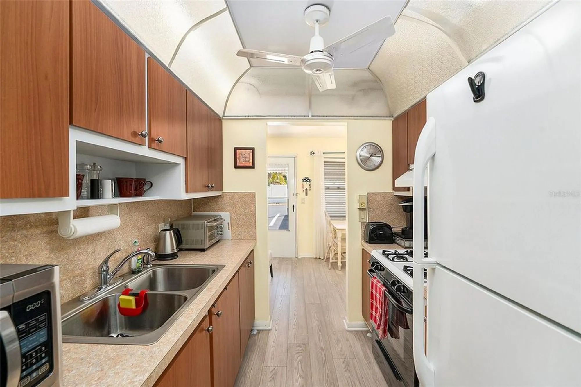 Property Slideshow image 10 of 31 | 5216 81st st n apt 2, St Petersburg, FL, 33709