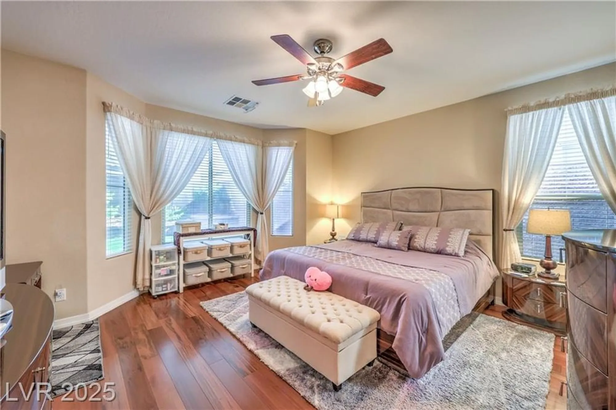 Property Slideshow image 15 of 44 | 3740 corte bella hills ave, North Las Vegas, NV, 89081
