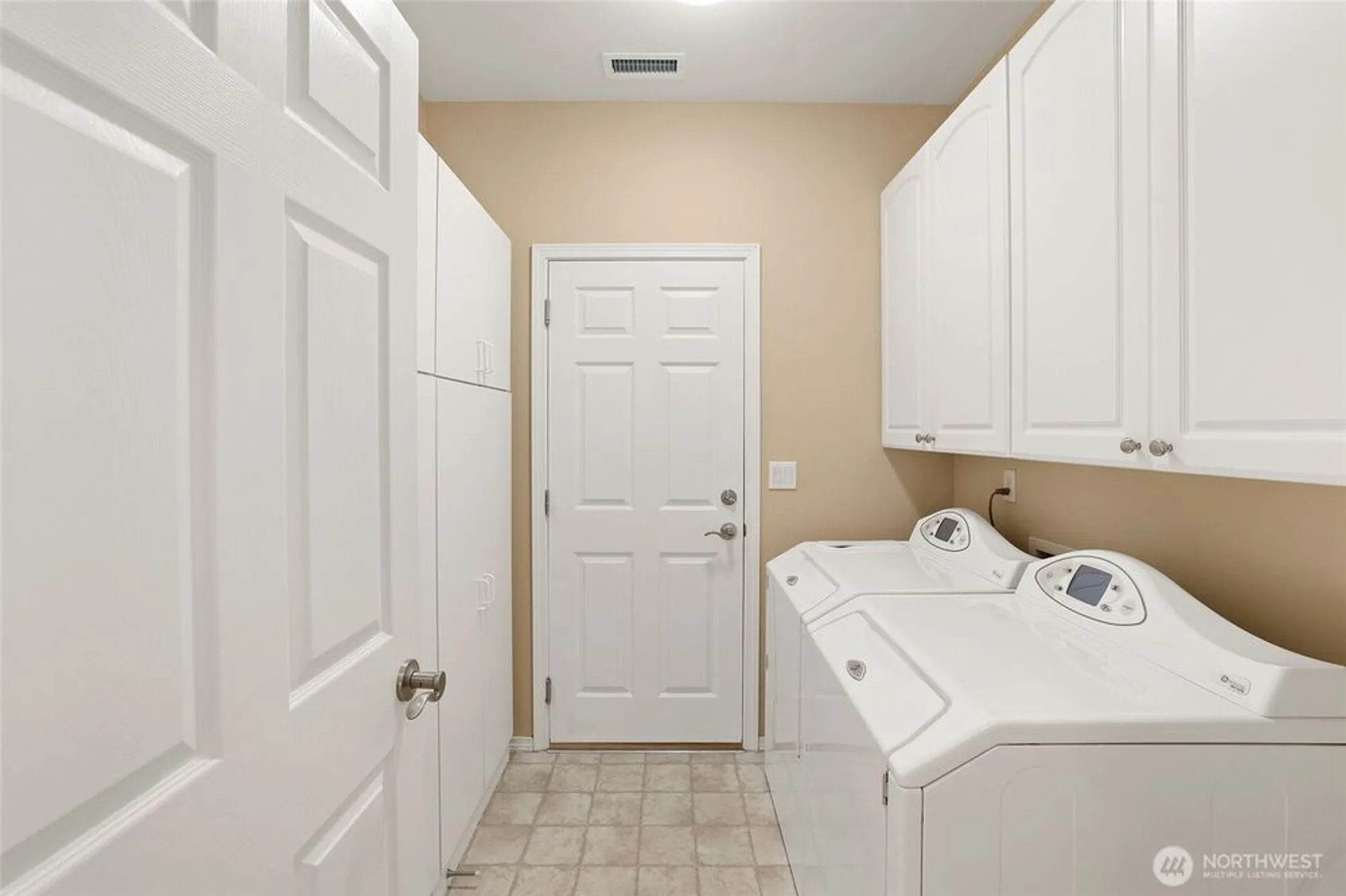 Property Slideshow image 18 of 37 | 4316 harstene st, Lacey, WA, 98516