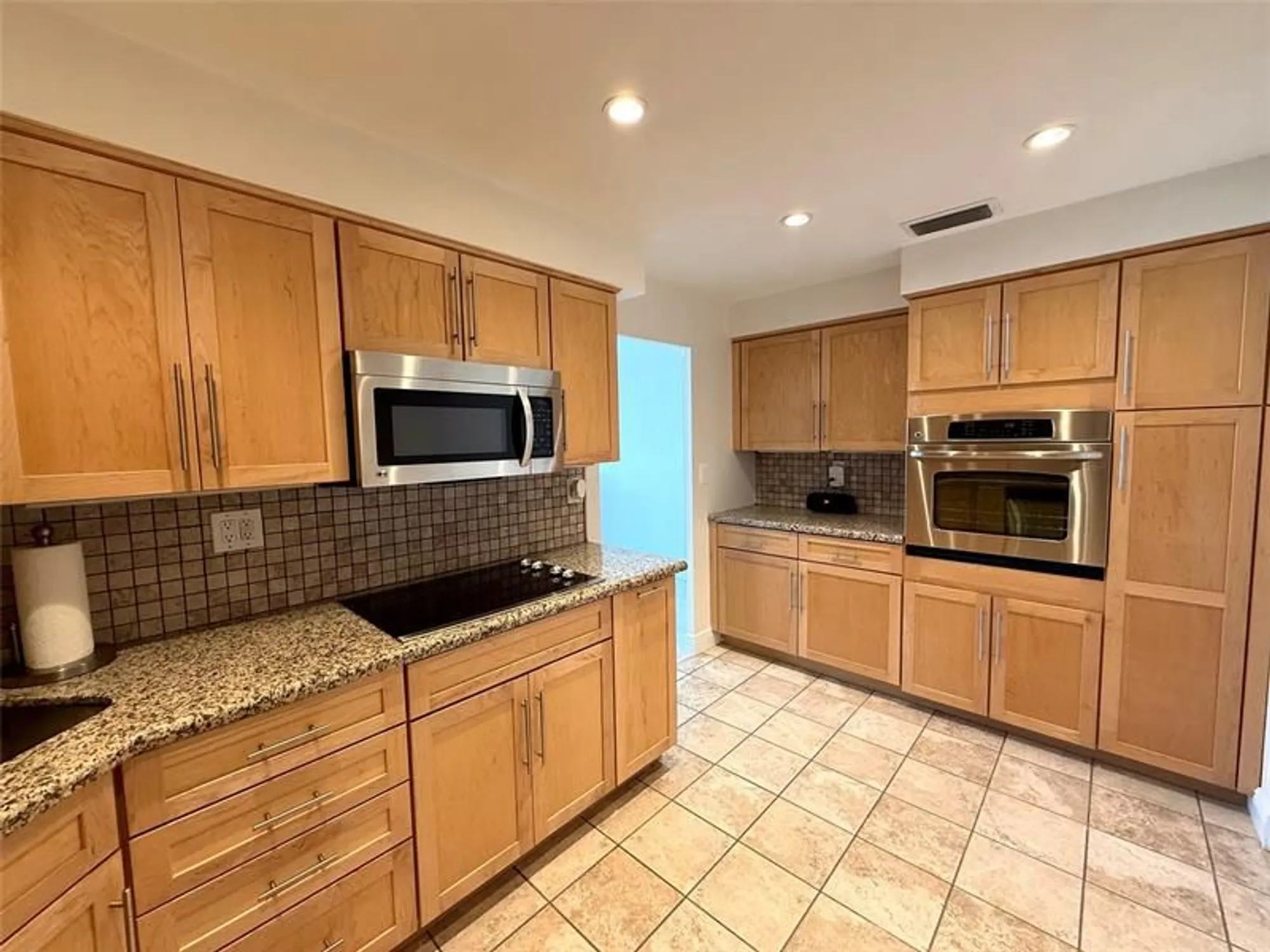 Property Slideshow image 4 of 31 | 3233 ne 34th st apt 1403, Fort Lauderdale, FL, 33308