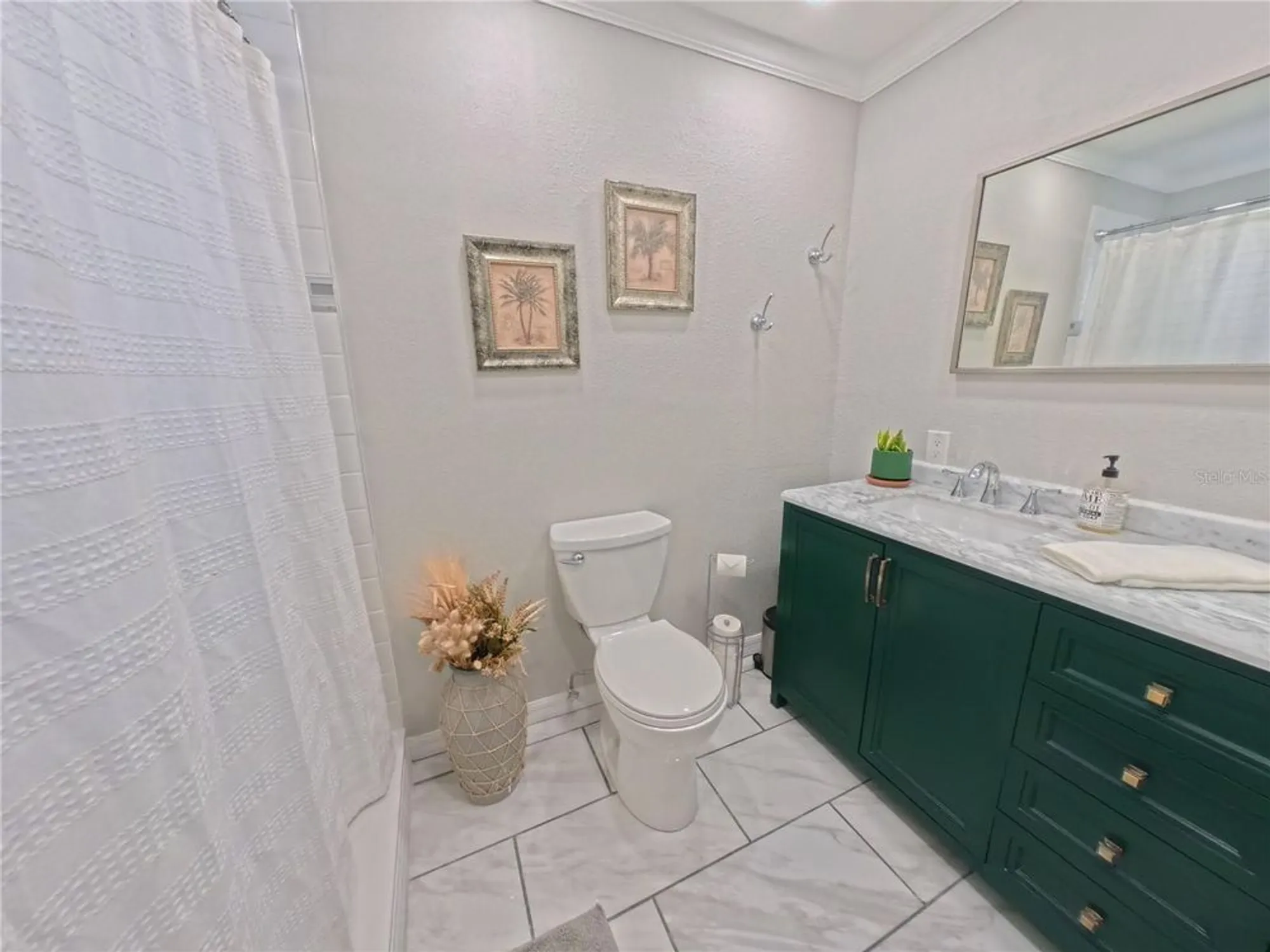 Property Slideshow image 13 of 30 | 302 47th avenue dr 117, Bradenton, FL, 34207