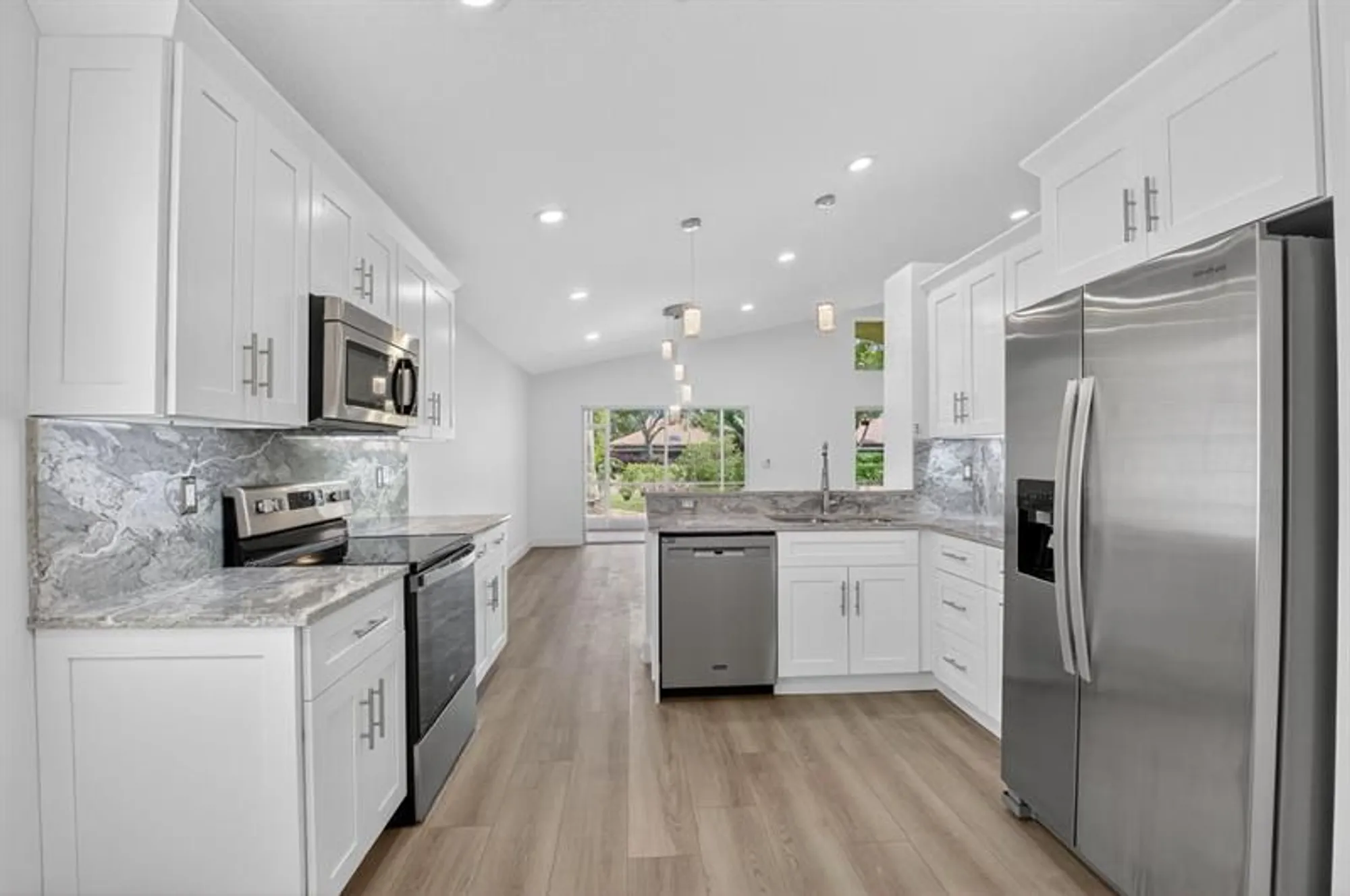 Property Slideshow image 15 of 62 | 5891 royal isles blvd, Boynton Beach, FL, 33437