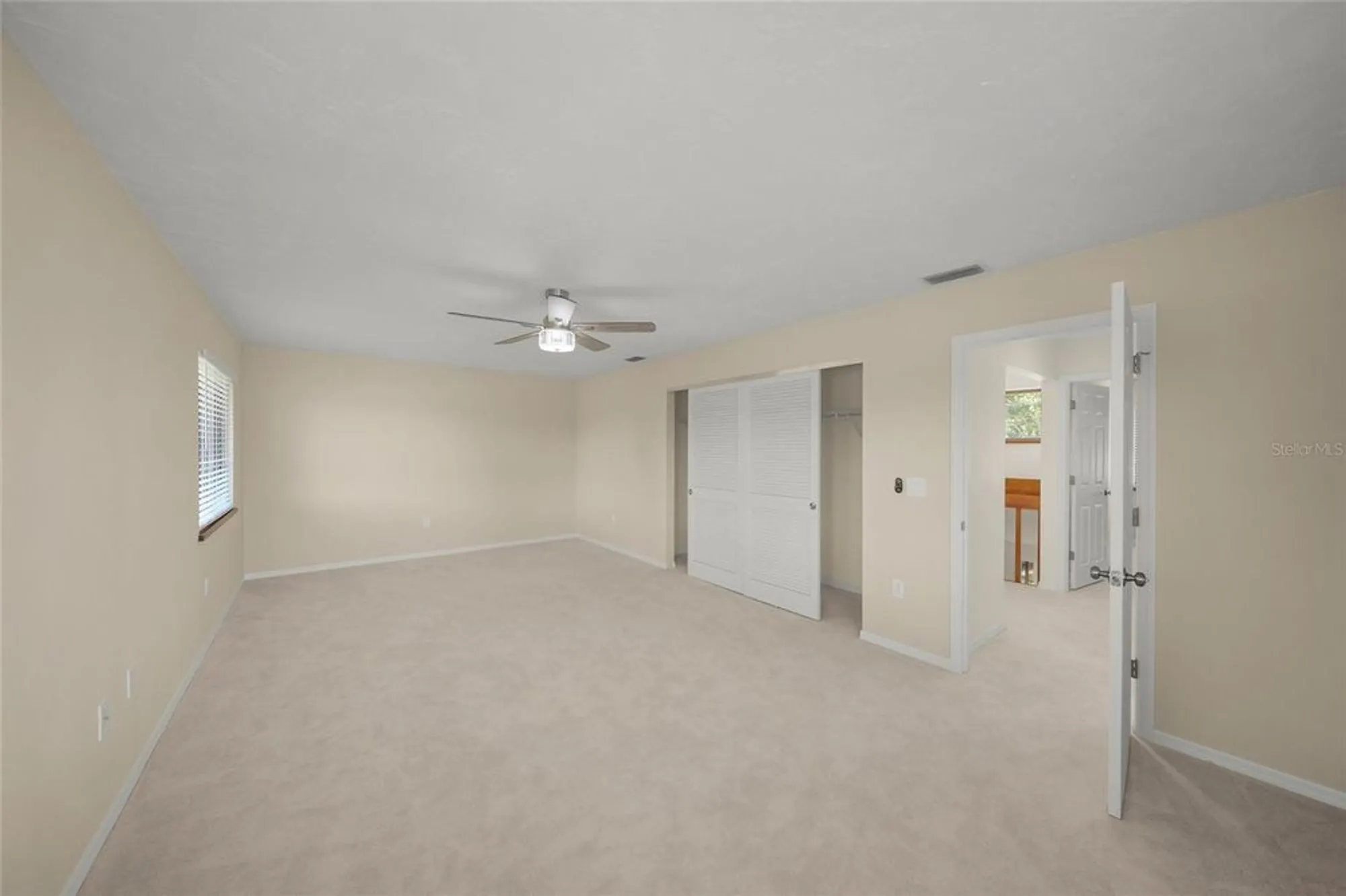 Property Slideshow image 38 of 62 | 4555 forest wood trl 23, Sarasota, FL, 34241