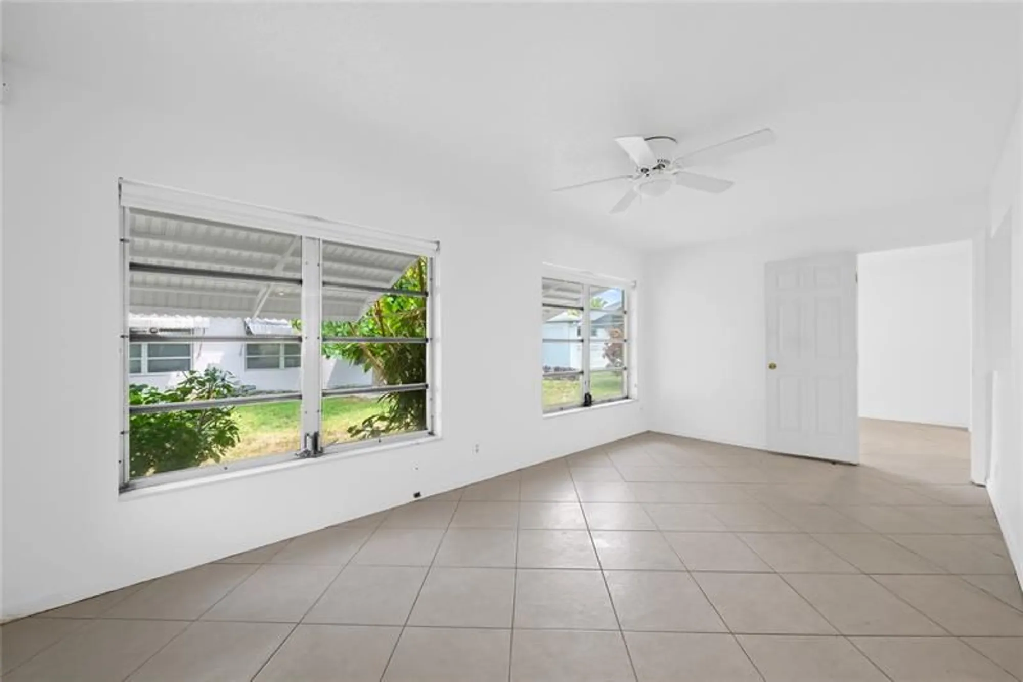 Property Slideshow image 11 of 28 | 7005 nw 11th st, Margate, FL, 33063
