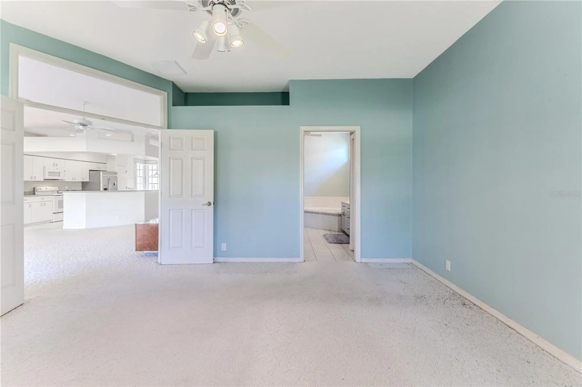 Property Slideshow image 18 of 57 | 15033 middle fairway dr, Spring Hill, FL, 34609