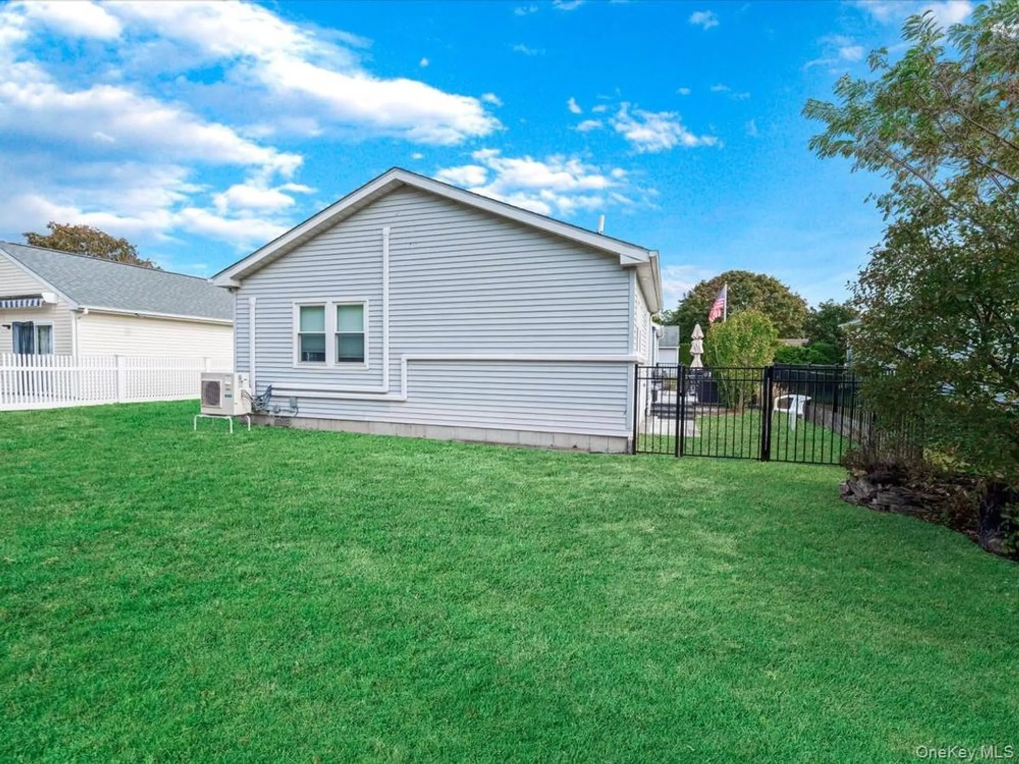 Property Slideshow image 16 of 32 | 2 limetree dr, Manorville, NY, 11949