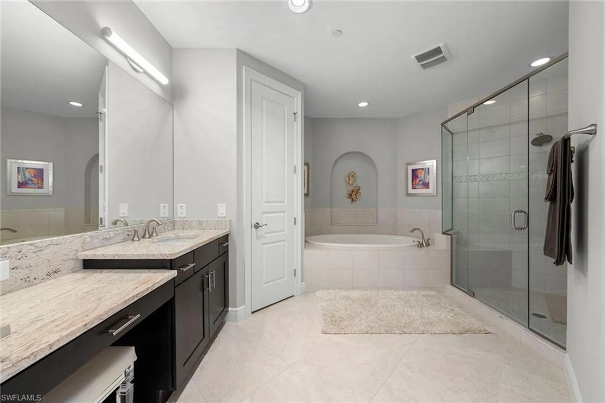 Property Slideshow image 6 of 48 | 4750 via del corso ln 201, Bonita Springs, FL, 34134