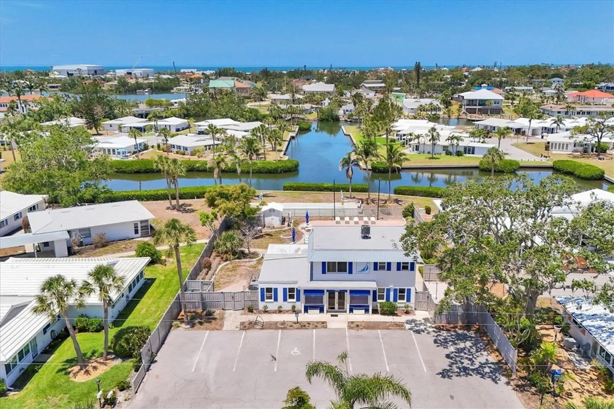 Property Slideshow image 43 of 53 | 608 fair winds dr, Nokomis, FL, 34275