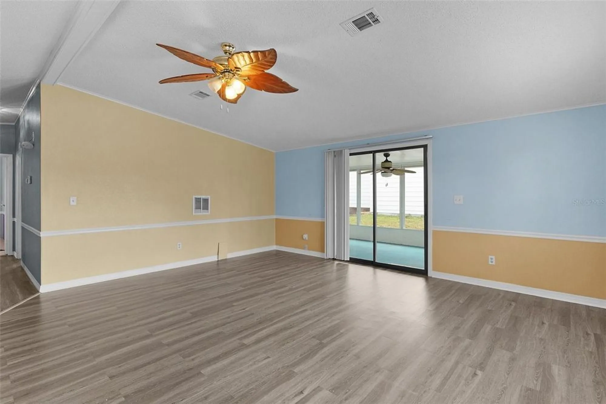 Property Slideshow image 9 of 46 | 817 hibiscus dr, The Villages, FL, 32159