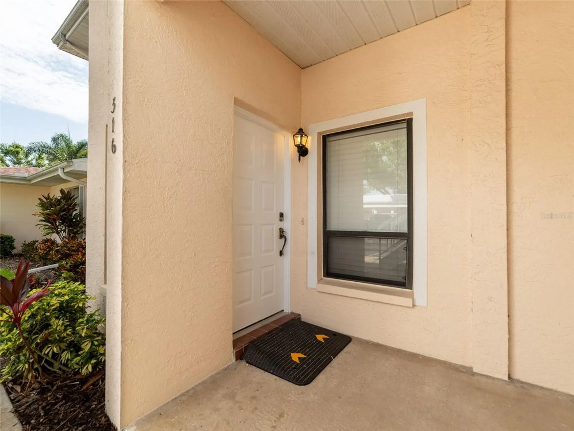 Property Slideshow image 2 of 30 | 316 kelsey way # 316, Sun City Center, FL, 33573