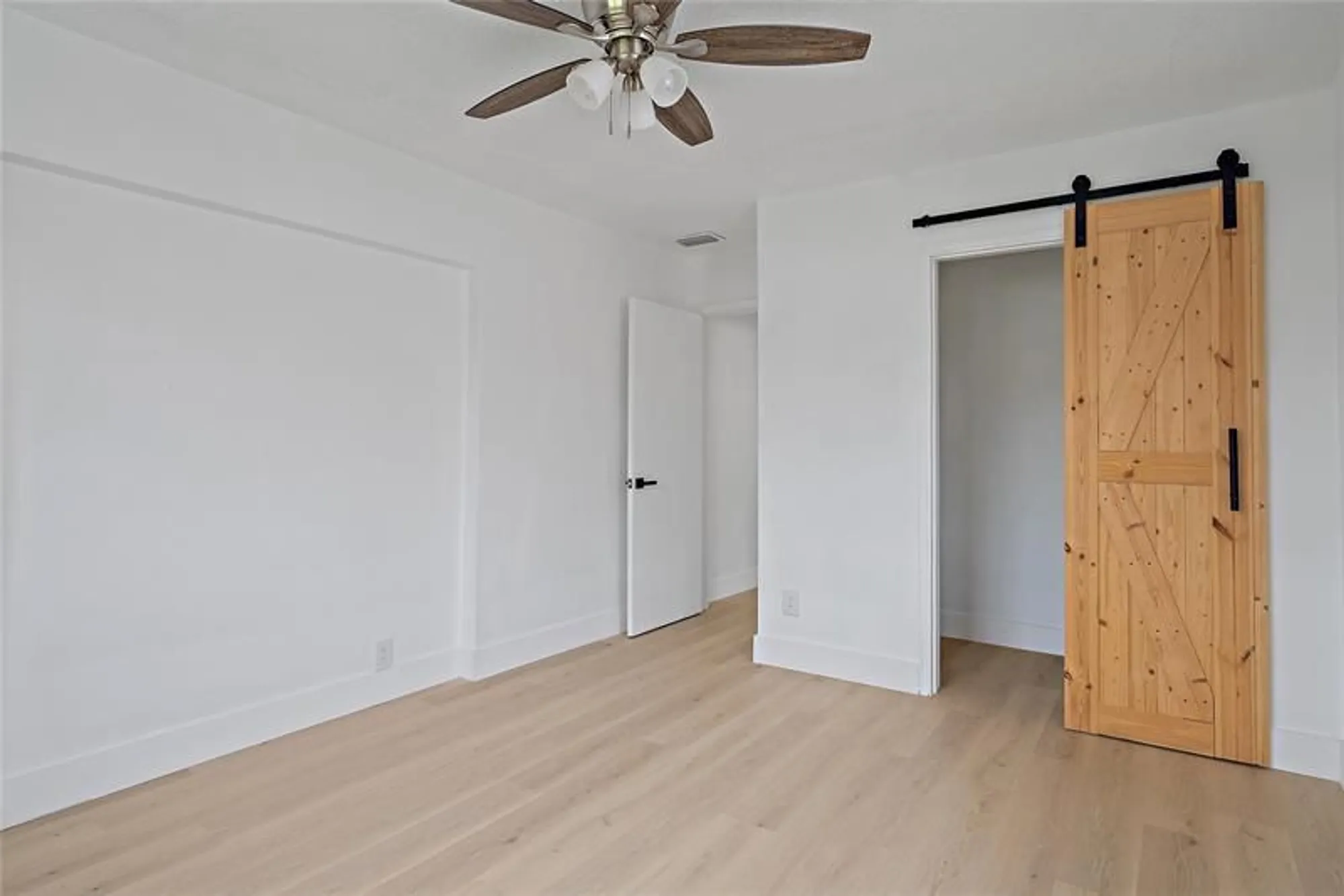 Property Slideshow image 12 of 34 | 4510 nw 49th dr, Tamarac, FL, 33319