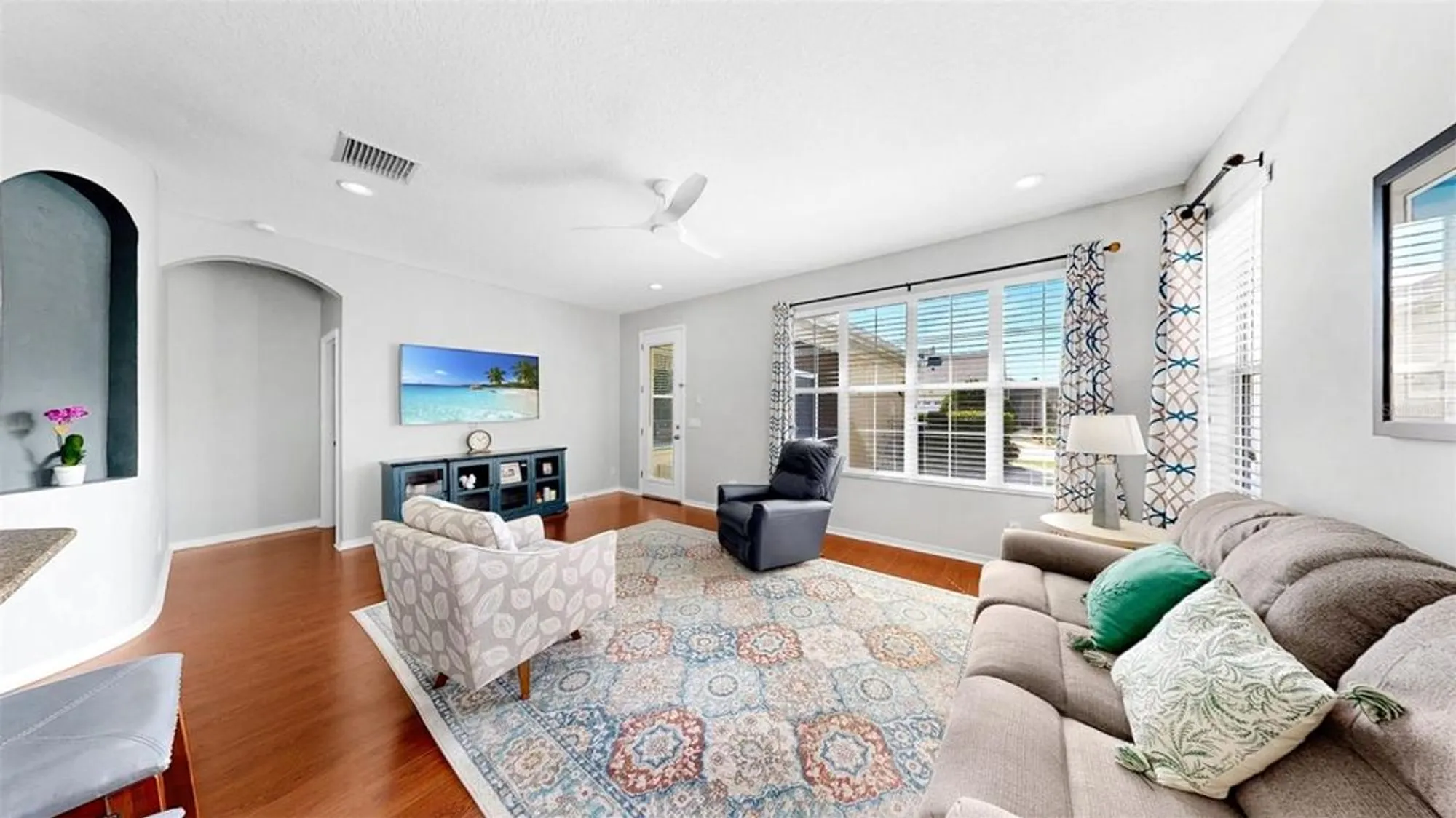Property Slideshow image 13 of 57 | 203 oceania ct, Apollo Beach, FL, 33572