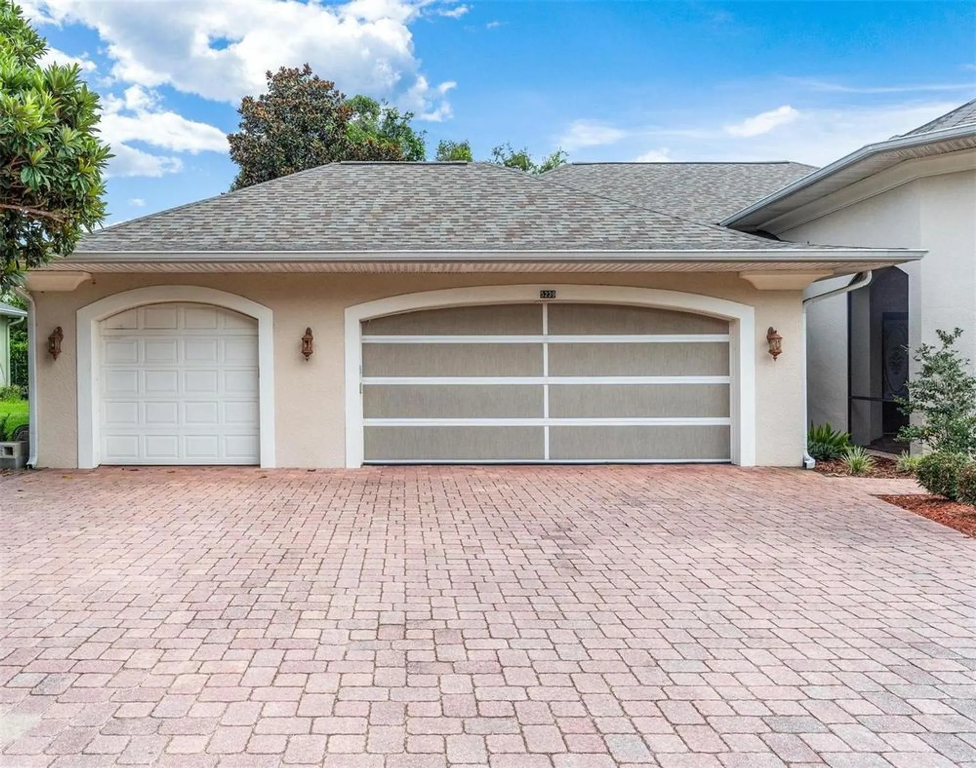 Property Slideshow image 4 of 49 | 5239 grove mnr, Lady Lake, FL, 32159