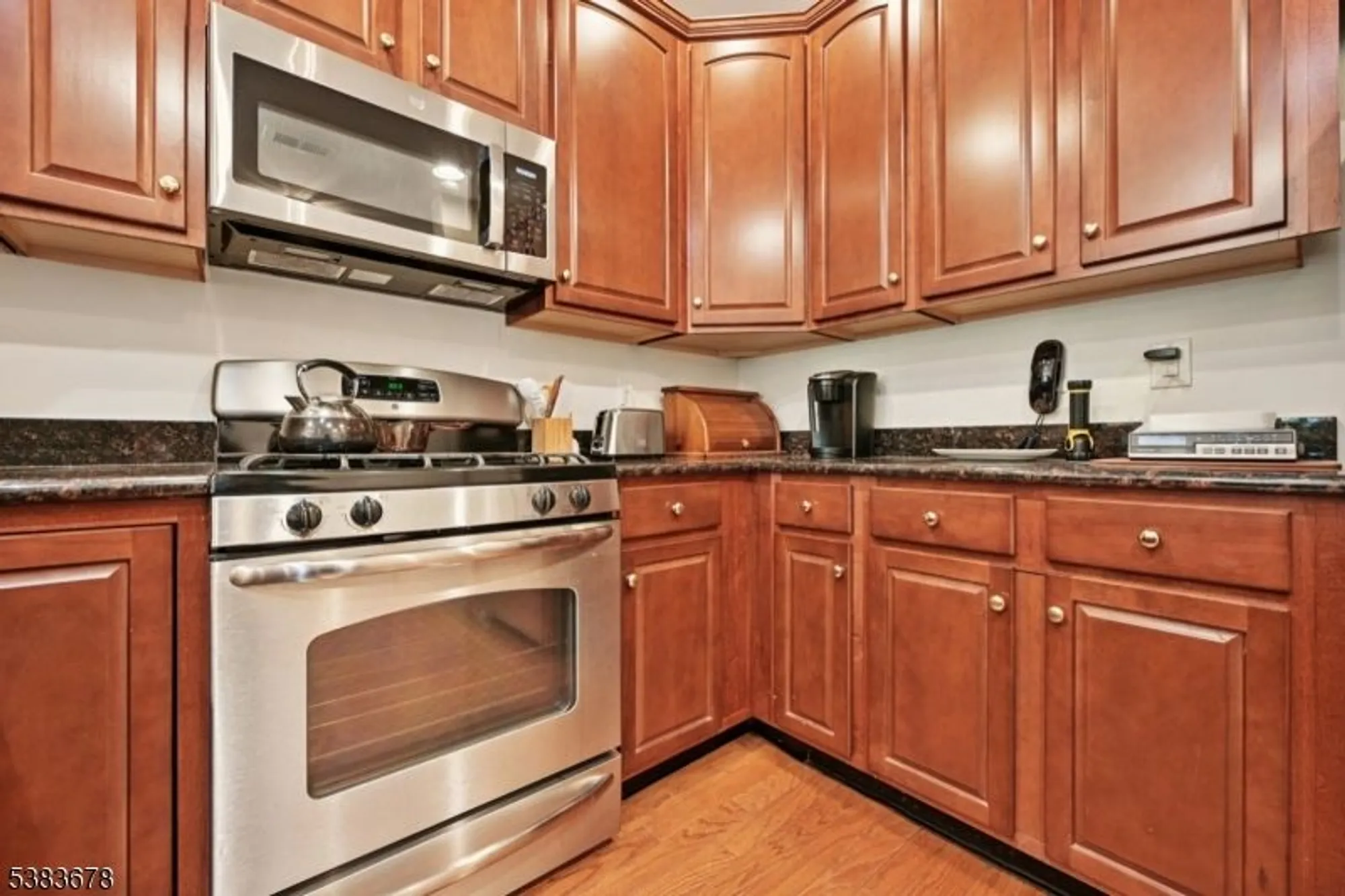 Property Slideshow image 9 of 26 | 252 victoria dr, Bridgewater, NJ, 08807