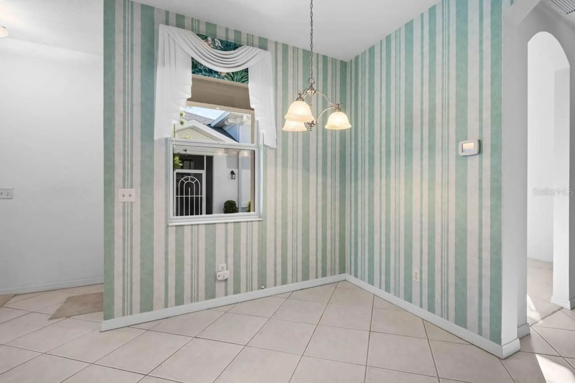Property Slideshow image 6 of 63 | 1226 lyndhurst greens dr, Sun City Center, FL, 33573
