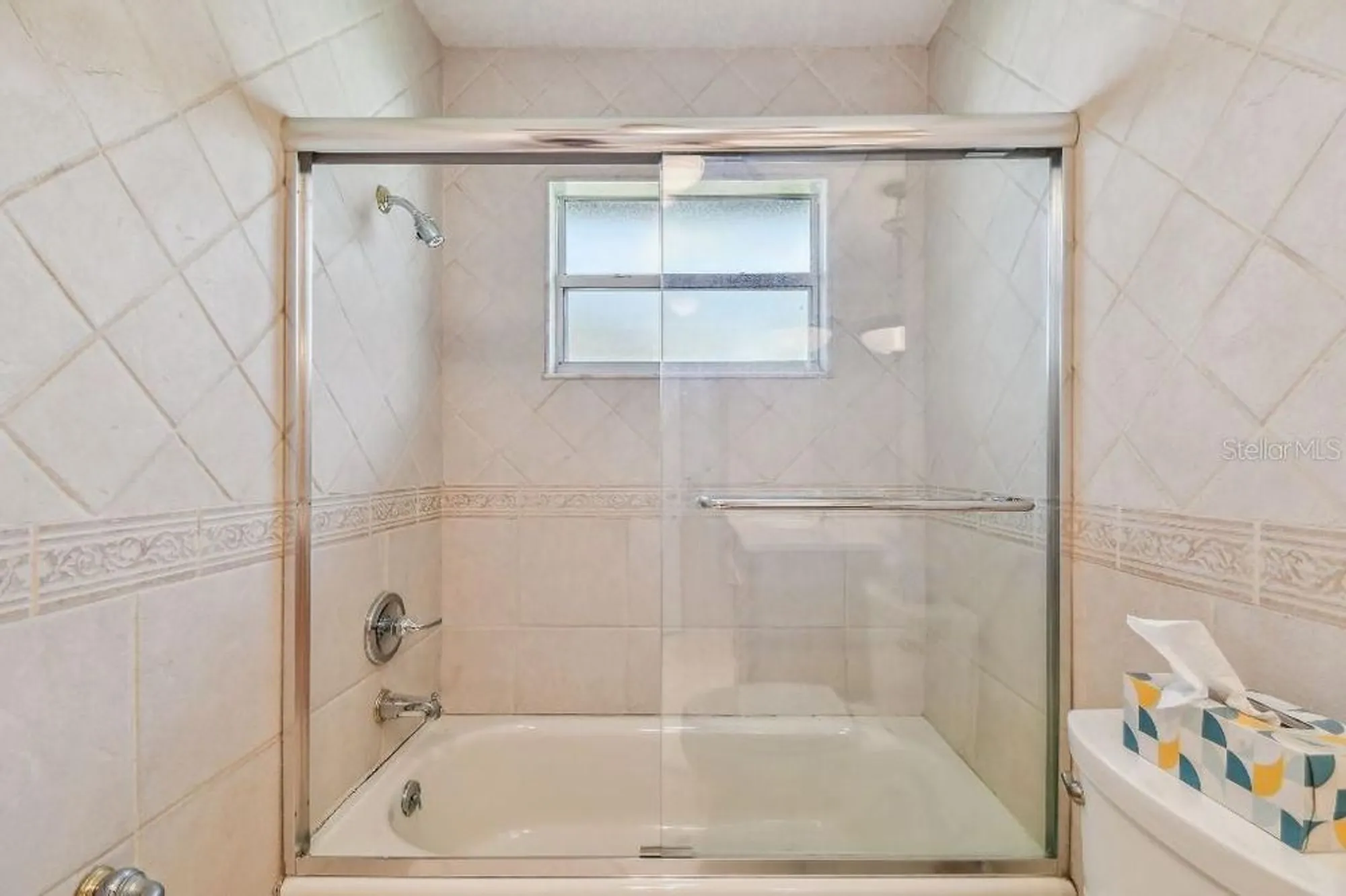 Property Slideshow image 30 of 60 | 916 mainsail way, Palm Harbor, FL, 34685