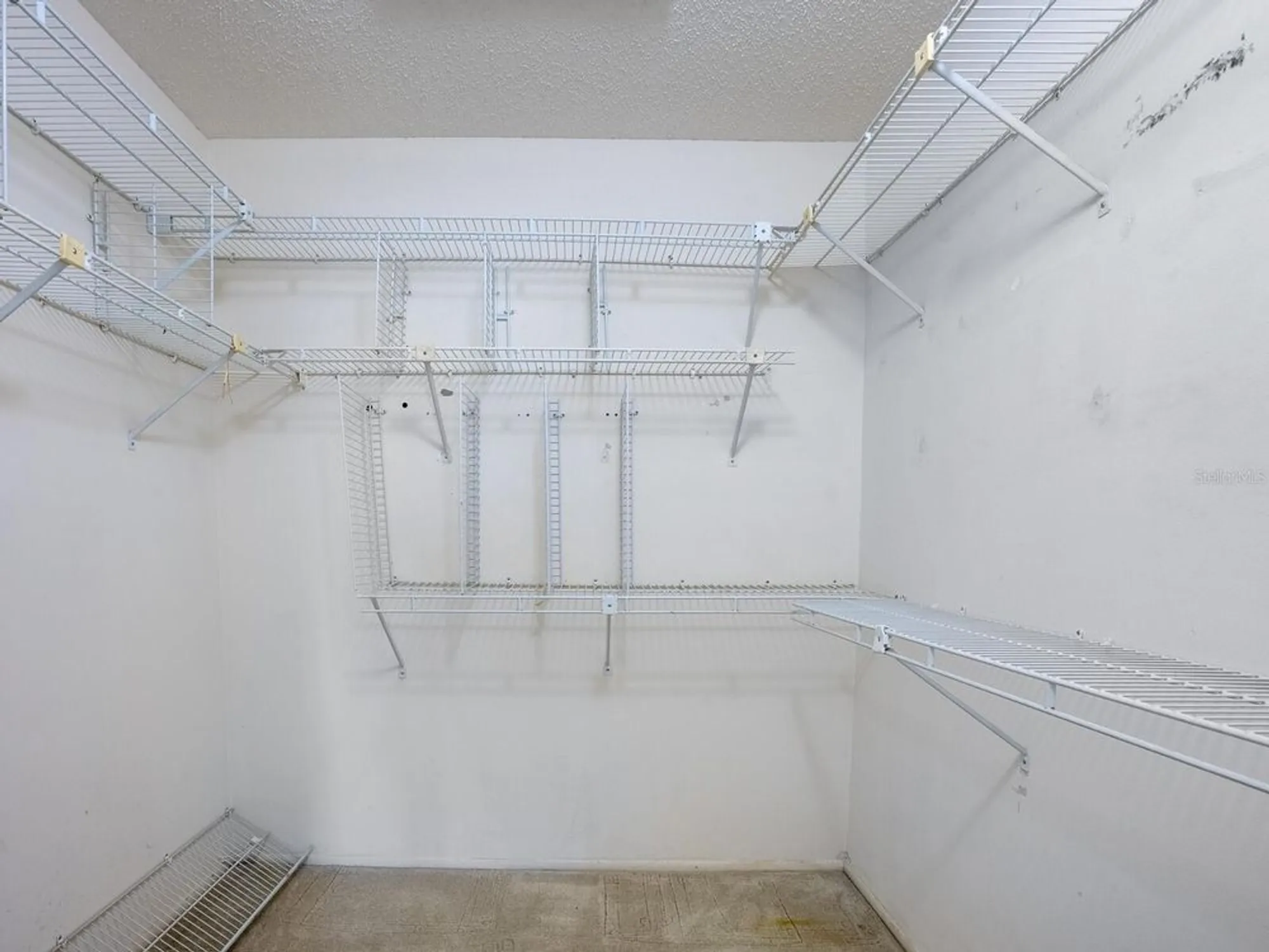 Property Slideshow image 24 of 53 | 5450 golf pointe dr, Sarasota, FL, 34243