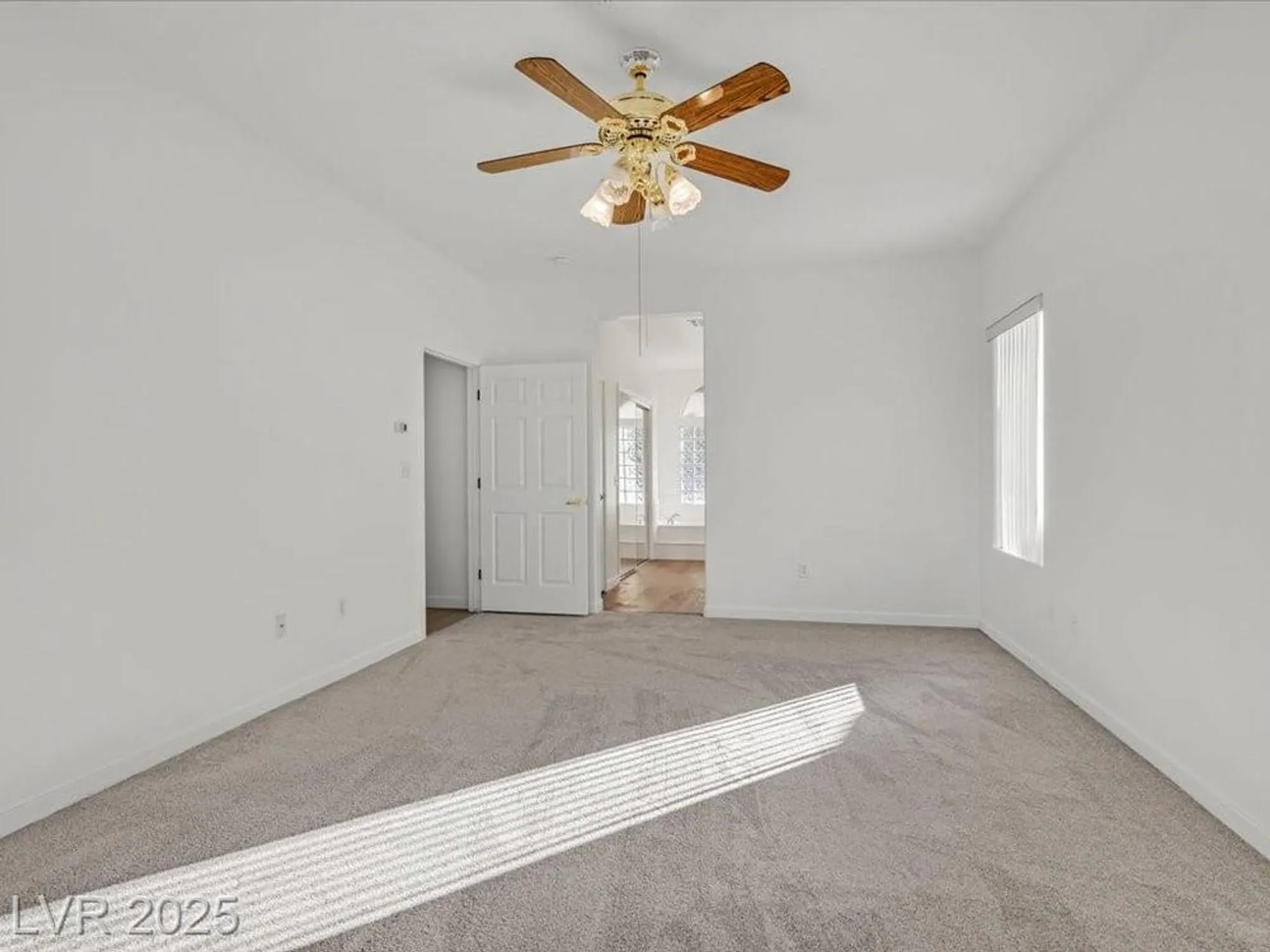 Property Slideshow image 13 of 37 | 2582 hayesville ave, Henderson, NV, 89052