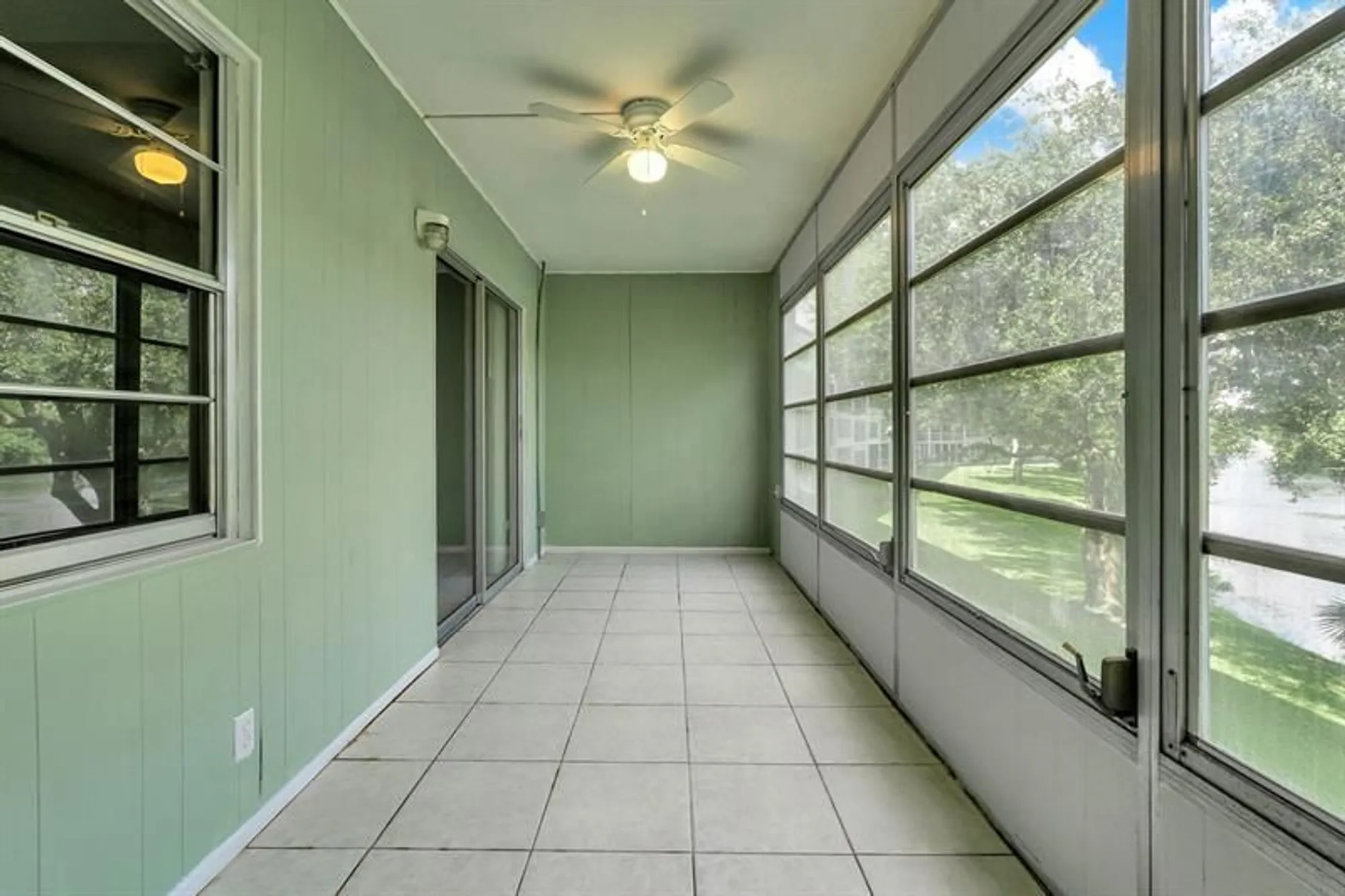 Property Slideshow image 31 of 47 | 2038 newport h # 2038, Deerfield Beach, FL, 33442