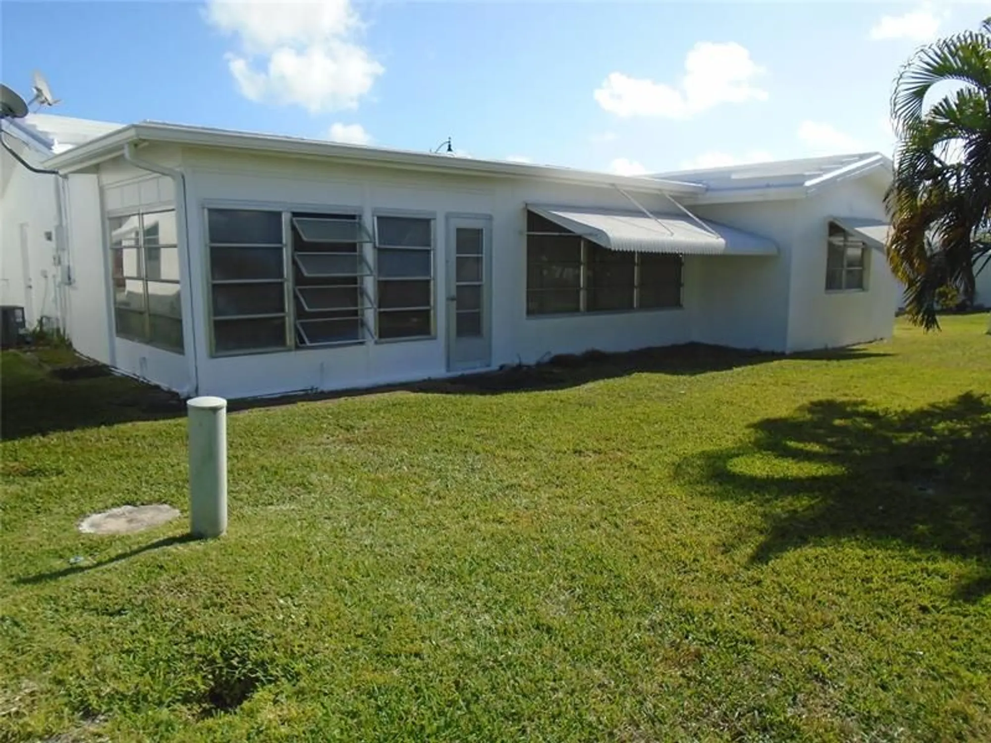 Property Slideshow image 6 of 26 | 2631 w golf blvd, Pompano Beach, FL, 33064