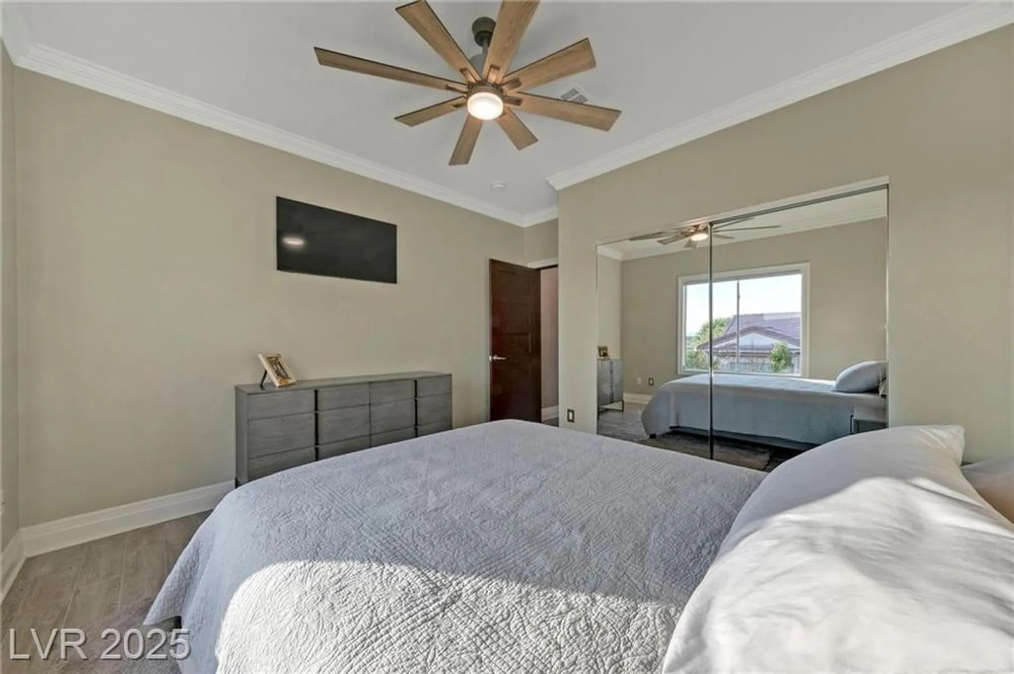 Property Slideshow image 32 of 56 | 1999 oliver springs st, Henderson, NV, 89052