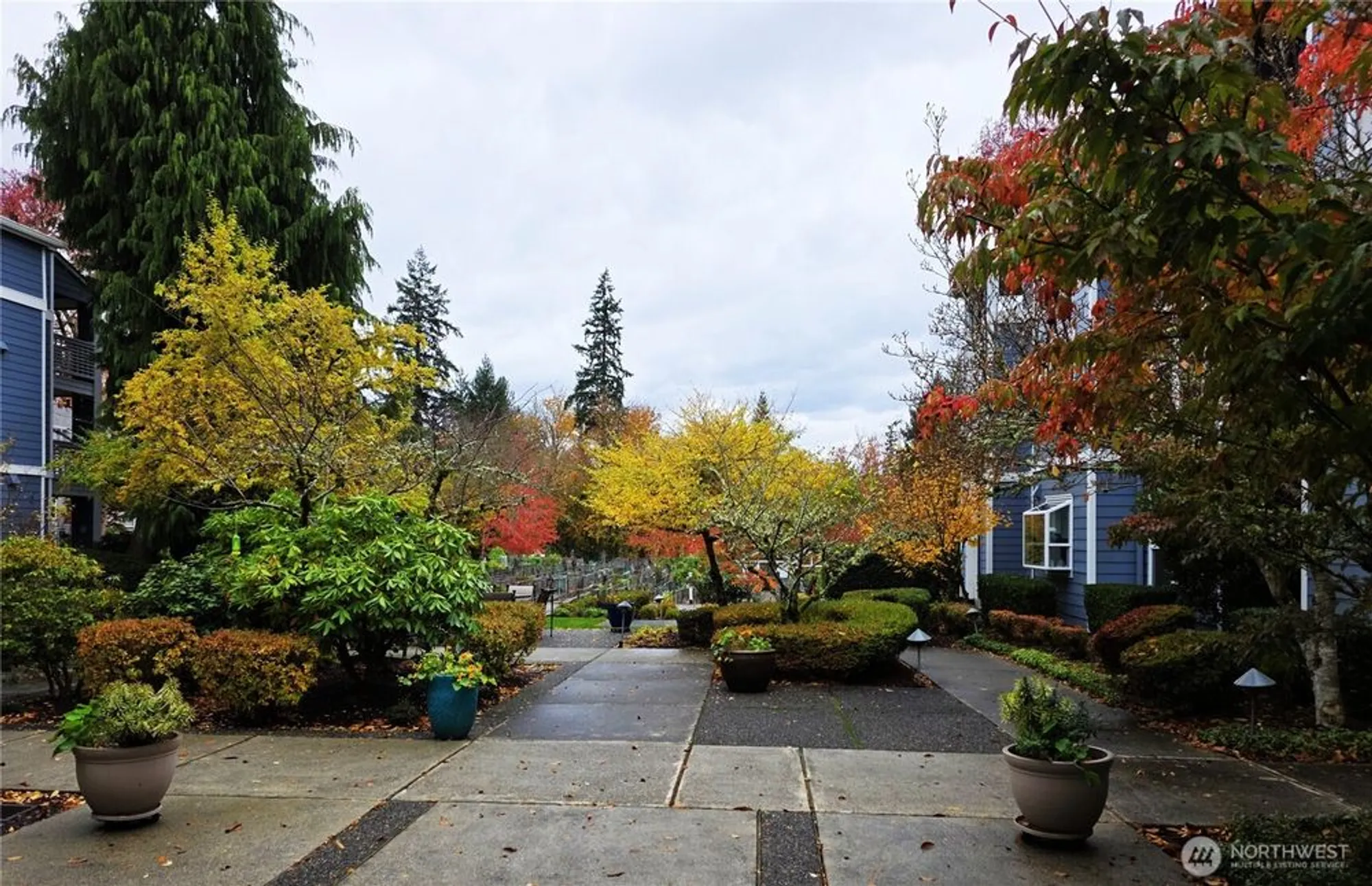 Property Slideshow image 32 of 40 | 3935 226th pl 313, Issaquah, WA, 98029