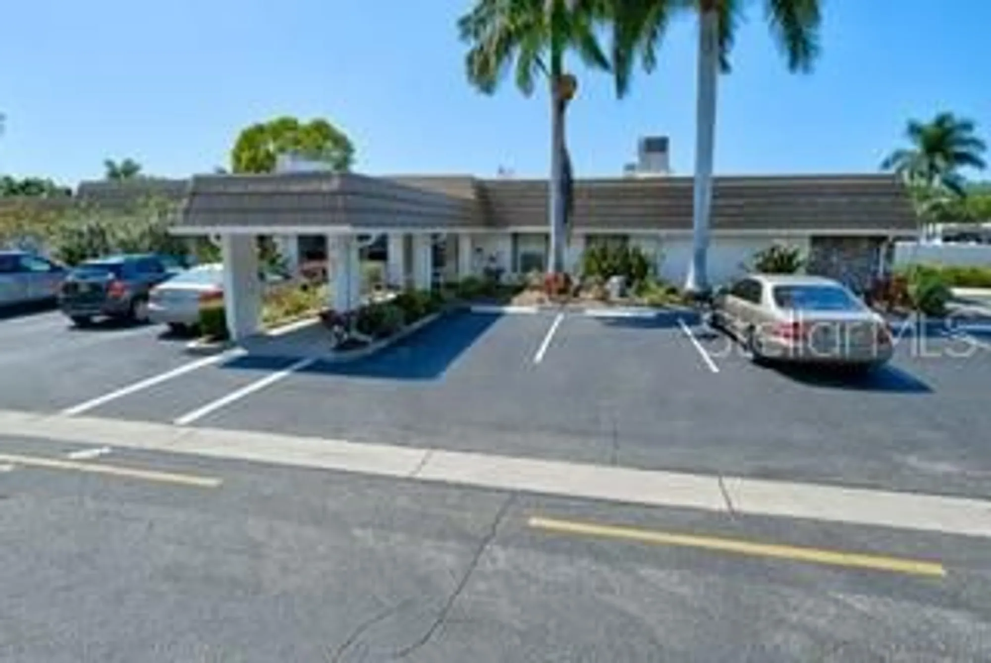 Property Slideshow image 42 of 49 | 2609 riverbluff pkwy # 146, Sarasota, FL, 34231