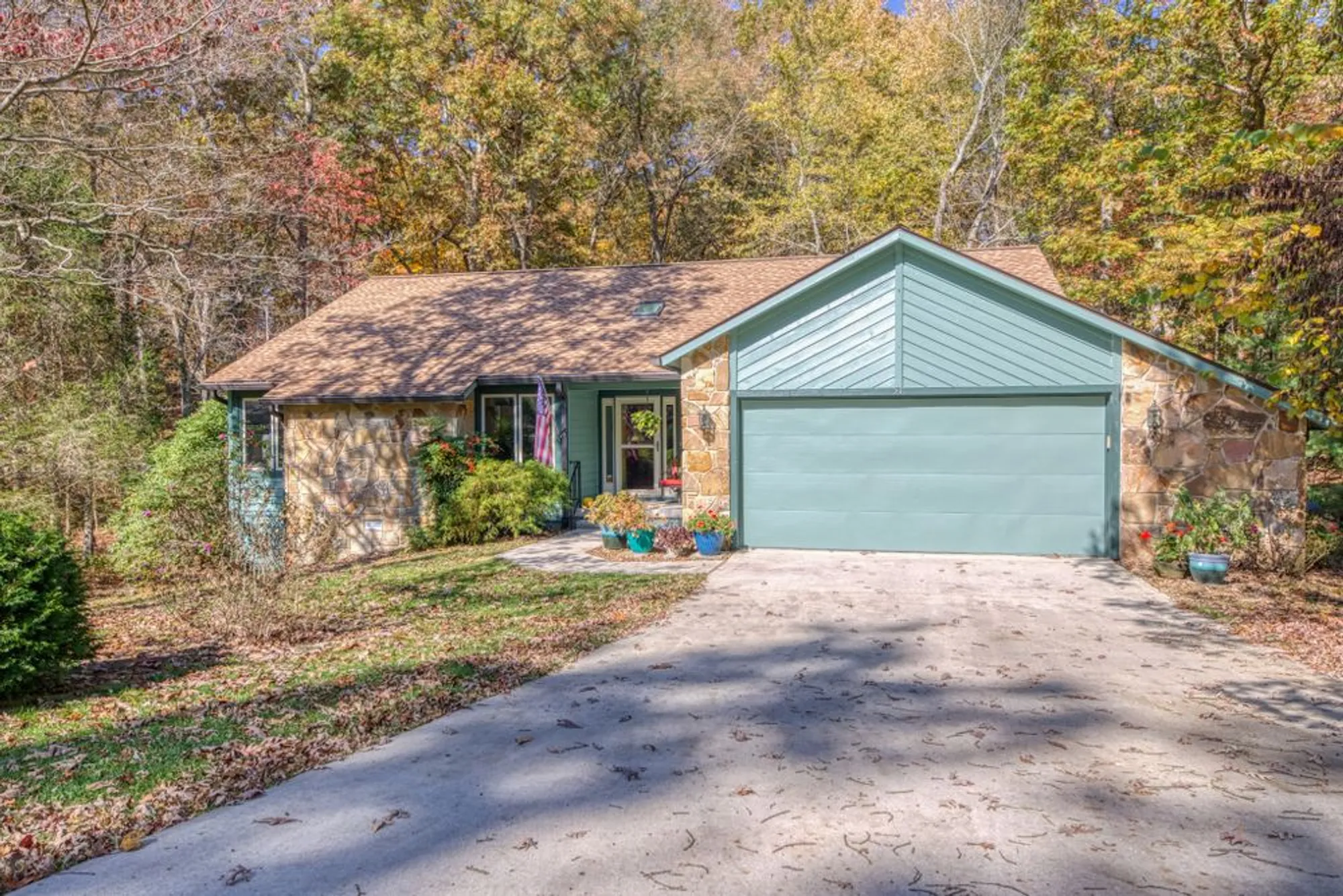 Property Slideshow image 1 of 43 | 54 heather glen ct, Crossville, TN, 38558