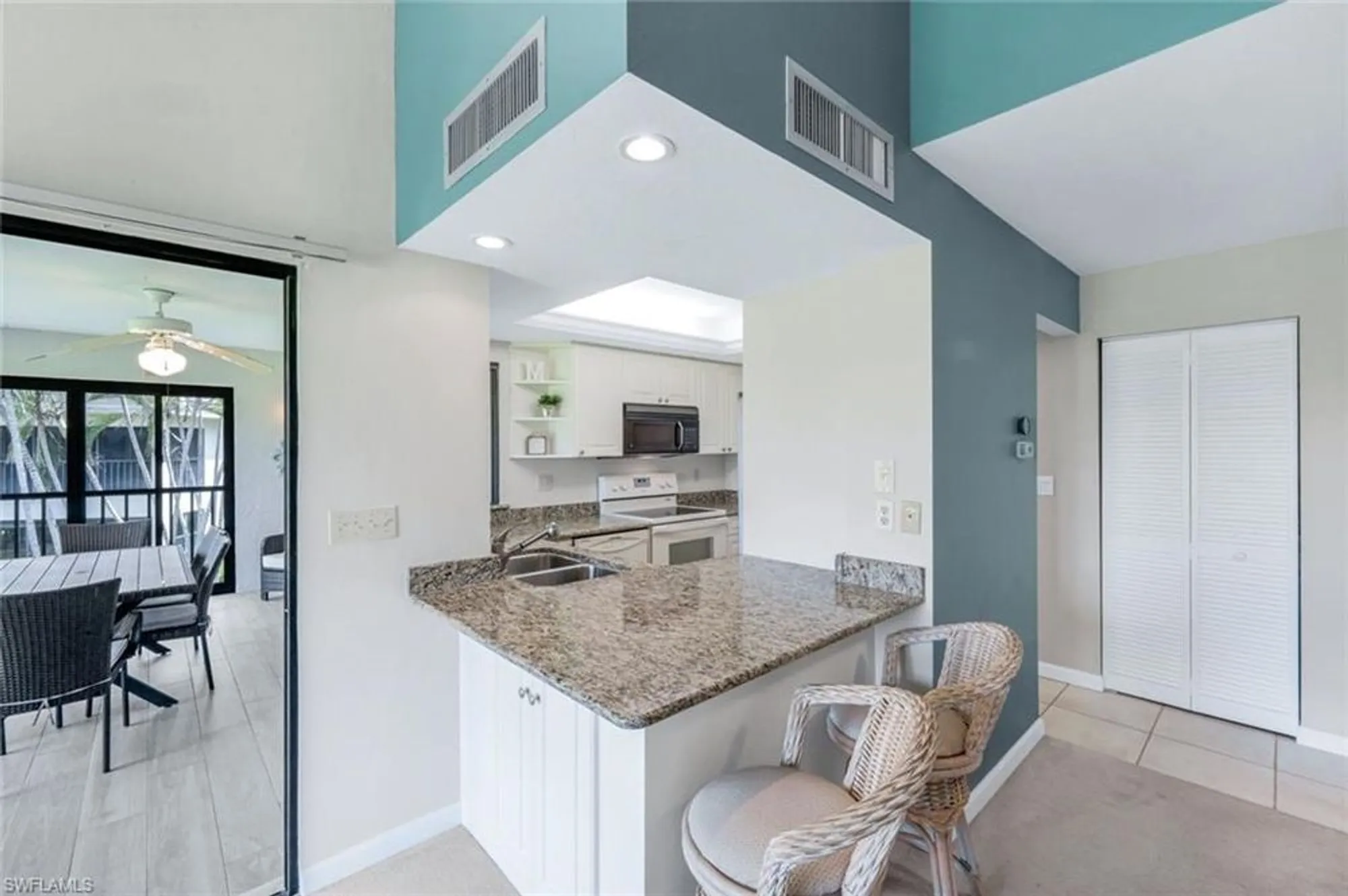 Property Slideshow image 14 of 37 | 5585 trailwinds dr apt 326, Fort Myers, FL, 33907