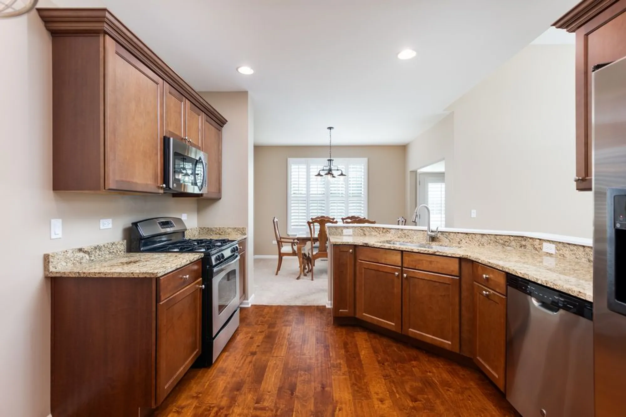 Property Slideshow image 9 of 29 | 2629 camberley cir, Naperville, IL, 60564