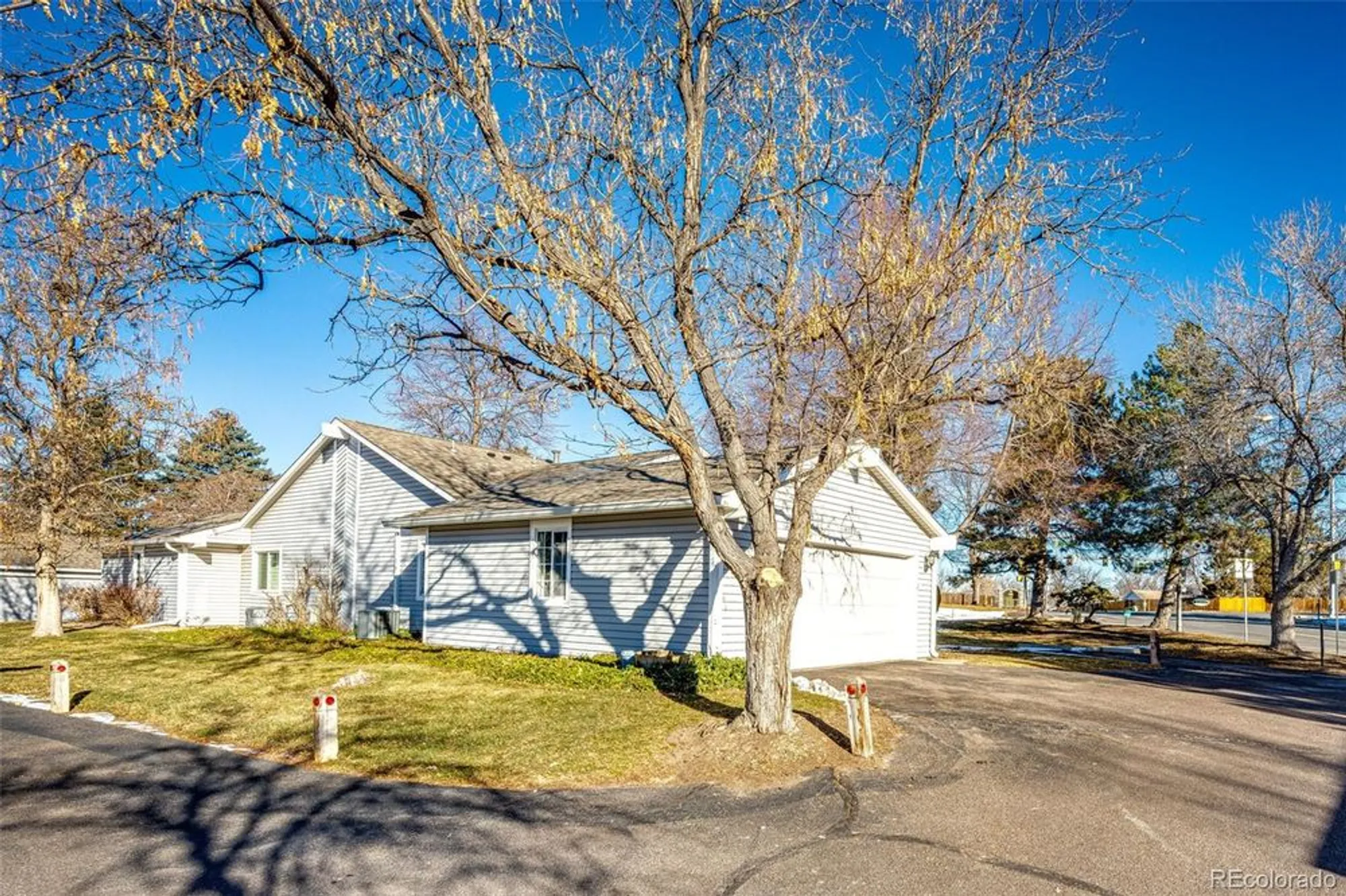 Property Slideshow image 5 of 36 | 14393 e marina dr, Aurora, CO, 80014