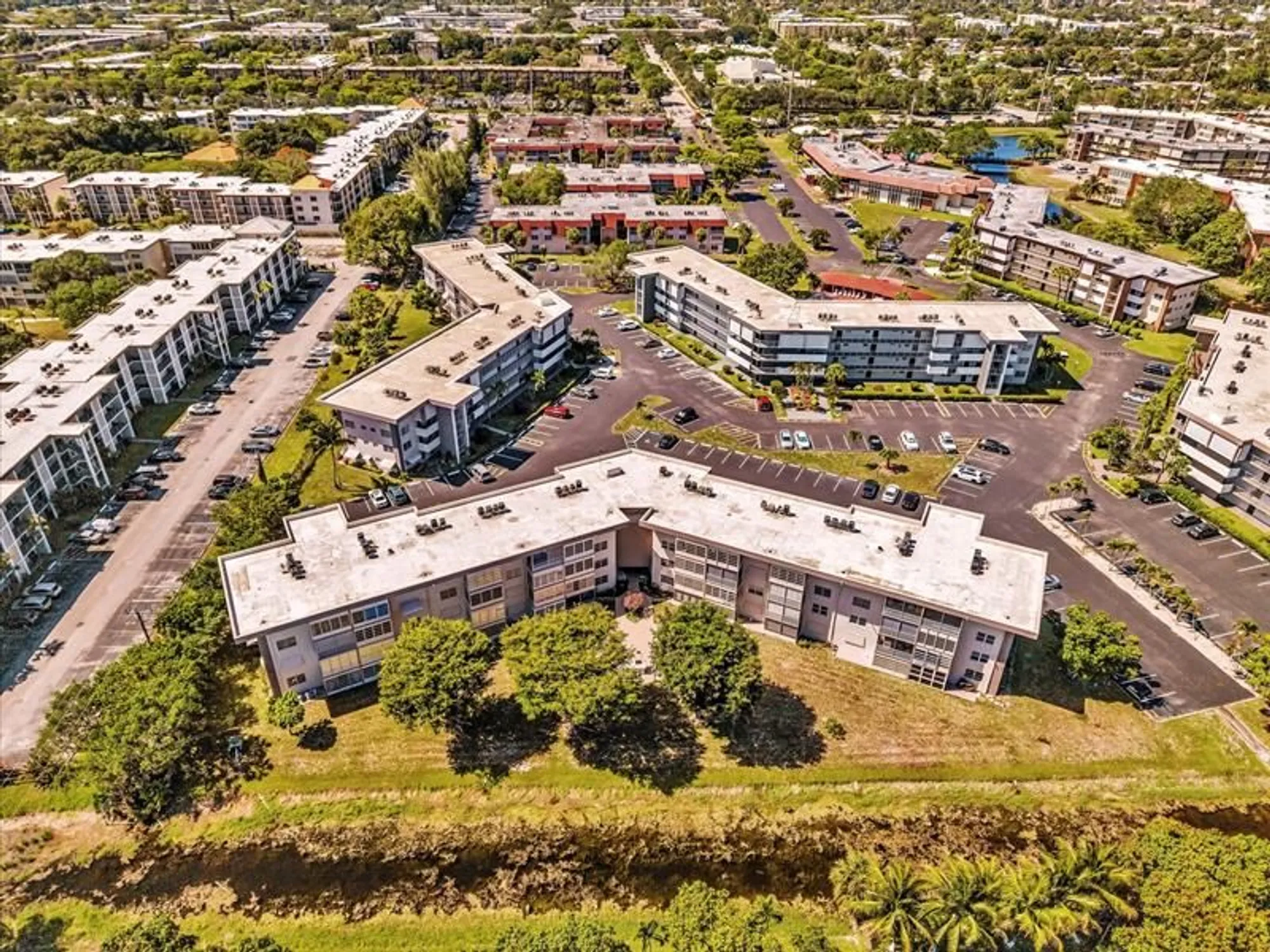 Property Slideshow image 39 of 41 | 2801 nw 47th ter apt 106, Lauderdale Lakes, FL, 33313