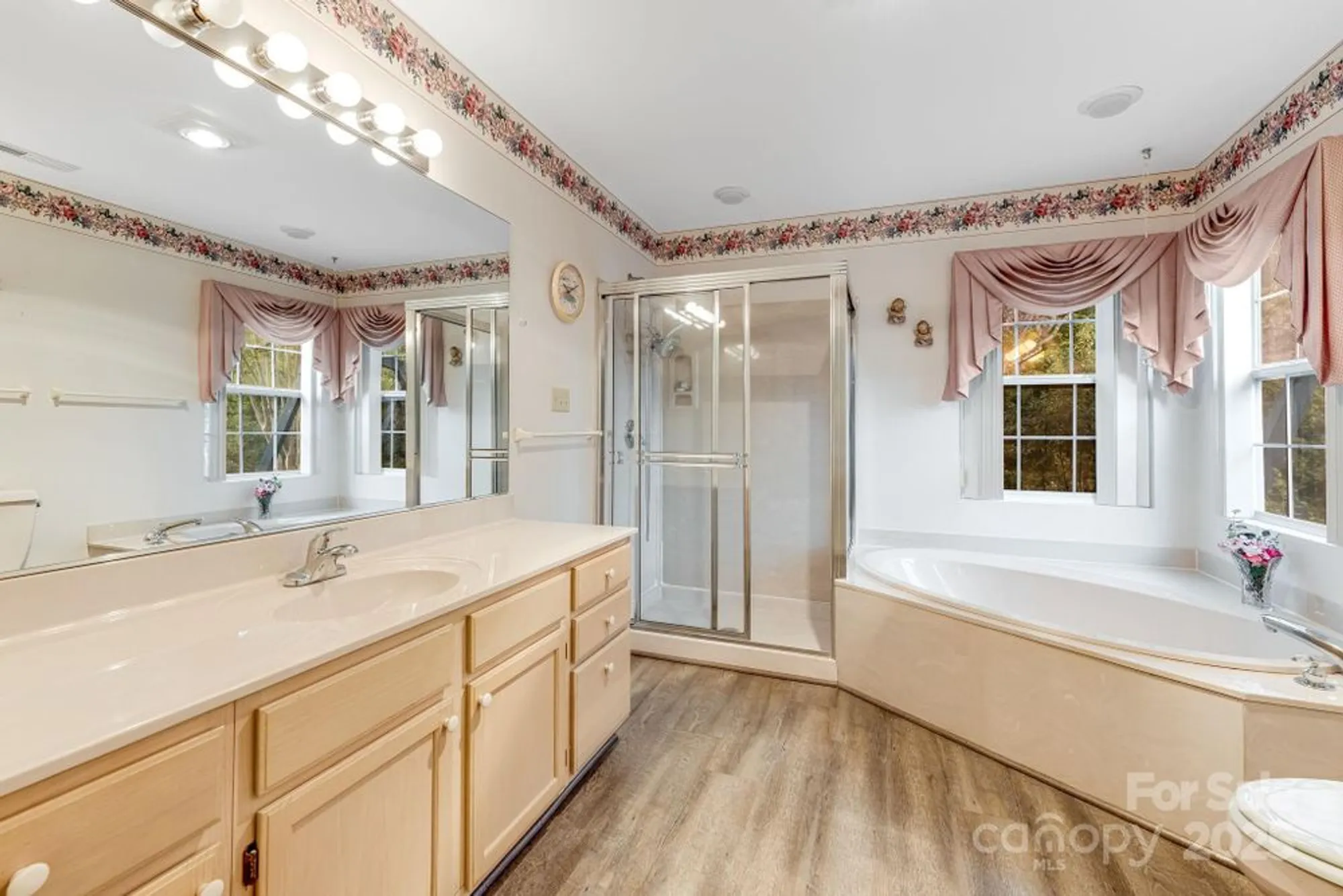 Property Slideshow image 25 of 34 | 11 heather way d, Candler, NC, 28715