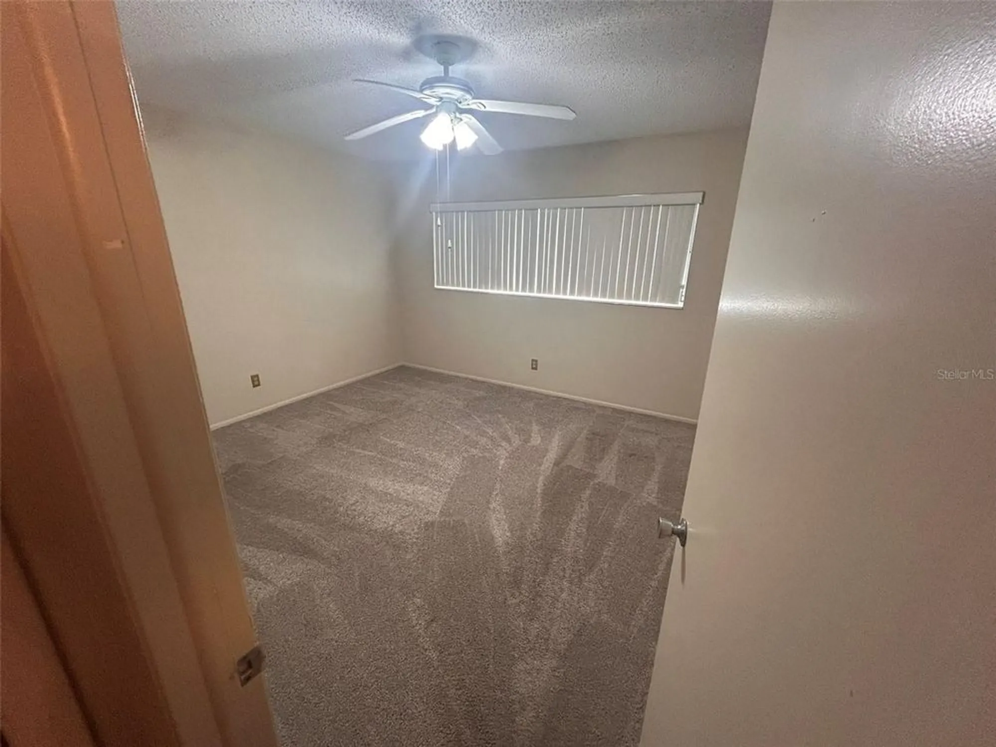 Property Slideshow image 27 of 55 | 2402 ecuadorian way apt 18, Clearwater, FL, 33763