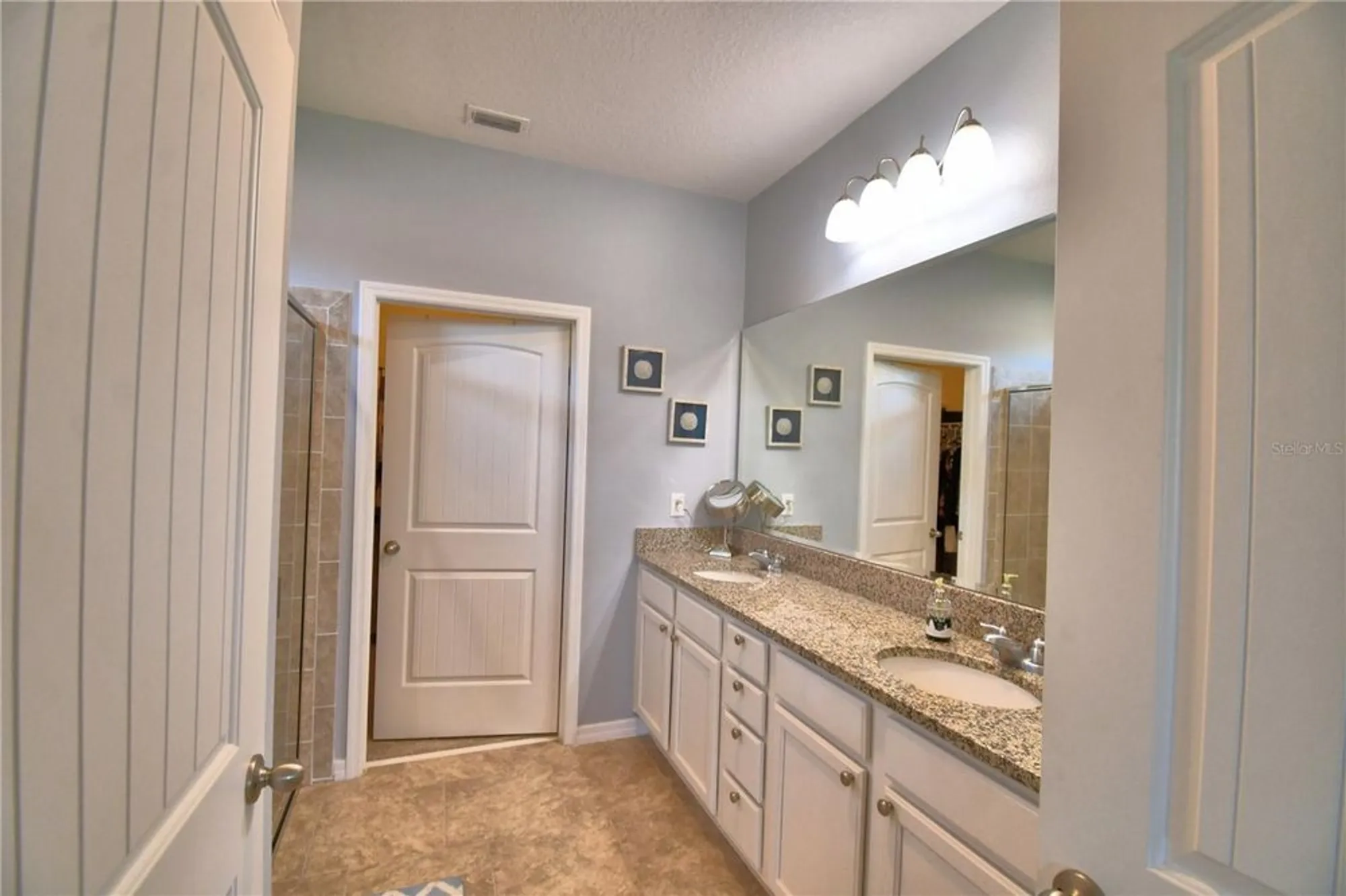 Property Slideshow image 16 of 55 | 2577 canyon crest dr, Lakeland, FL, 33811