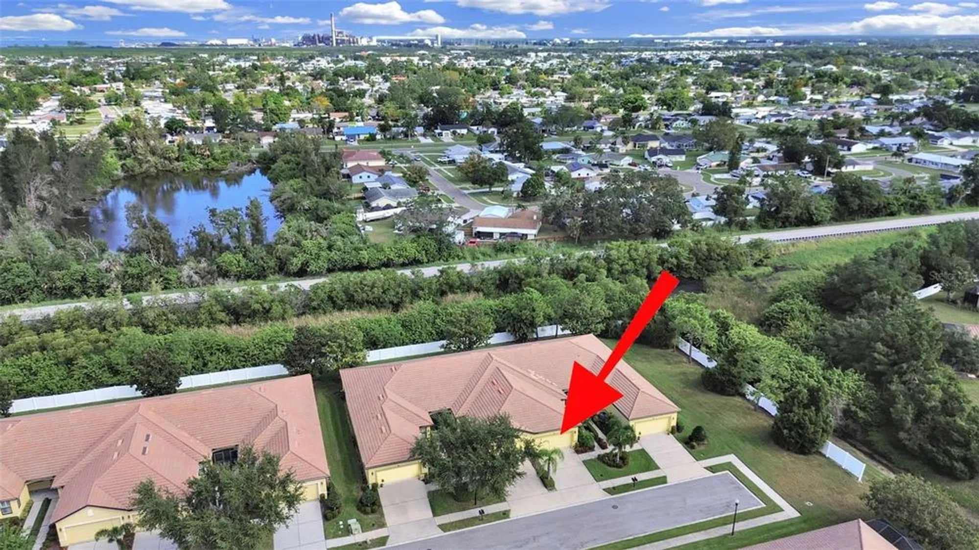 Property Slideshow image 4 of 100 | 303 bluewater falls ct, Apollo Beach, FL, 33572