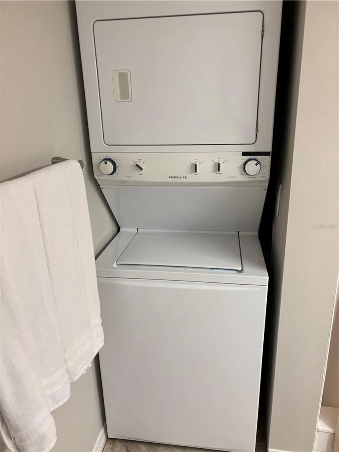 Property Slideshow image 20 of 41 | 7540 bay island dr 251, South Pasadena, FL, 33707