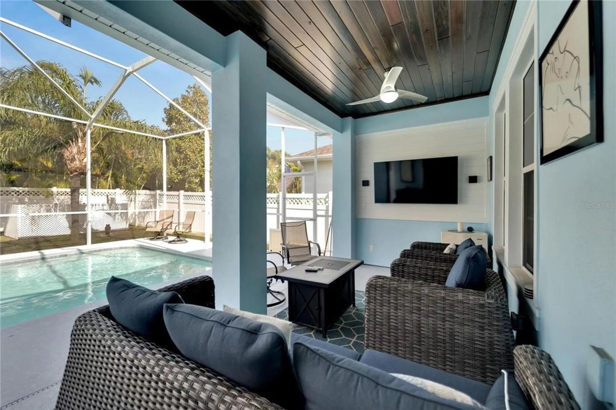 Property Slideshow image 7 of 60 | 527 manns harbor dr, Apollo Beach, FL, 33572