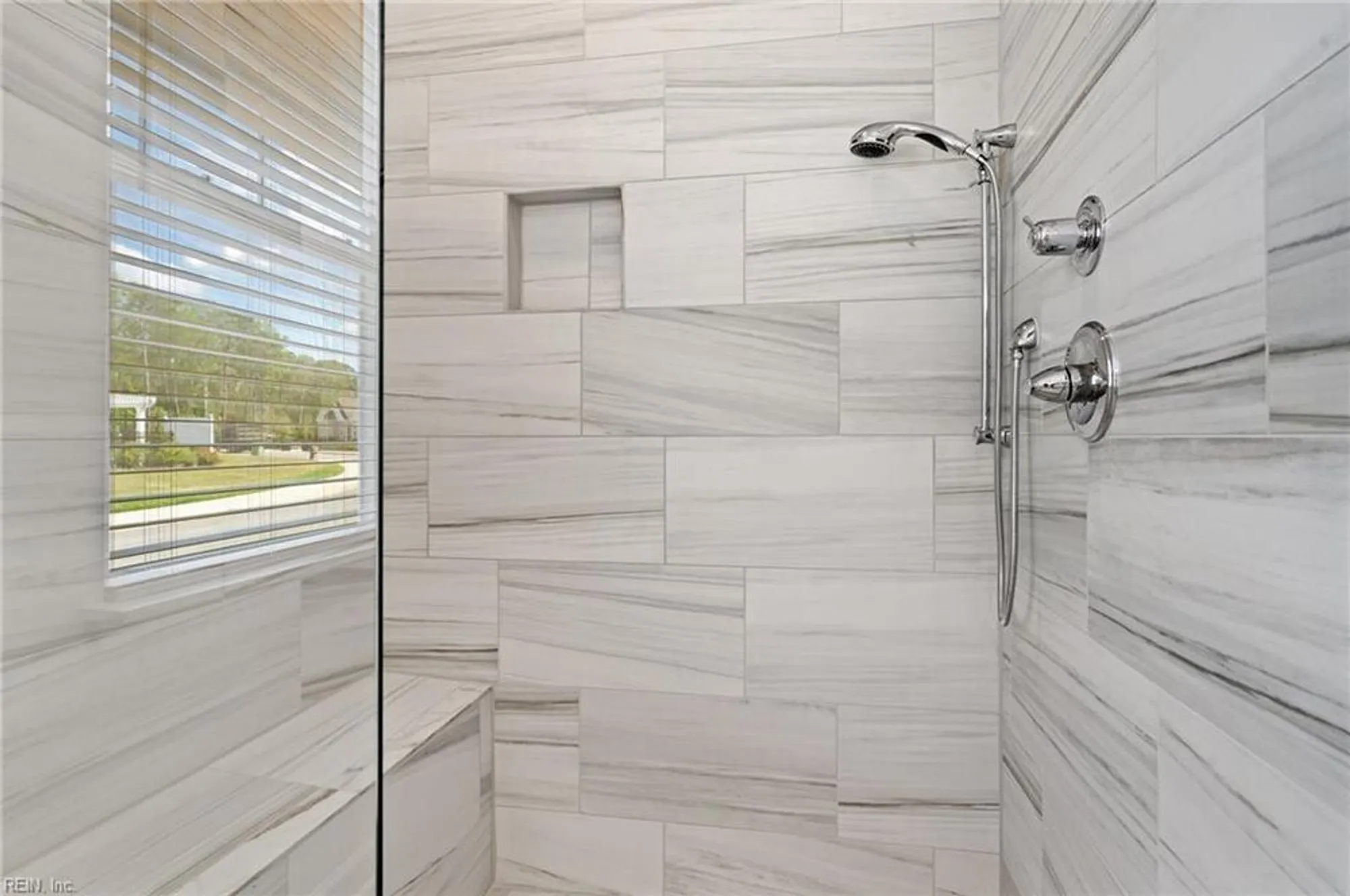 Property Slideshow image 14 of 46 | 1000 regal rd a, Suffolk, VA, 23434