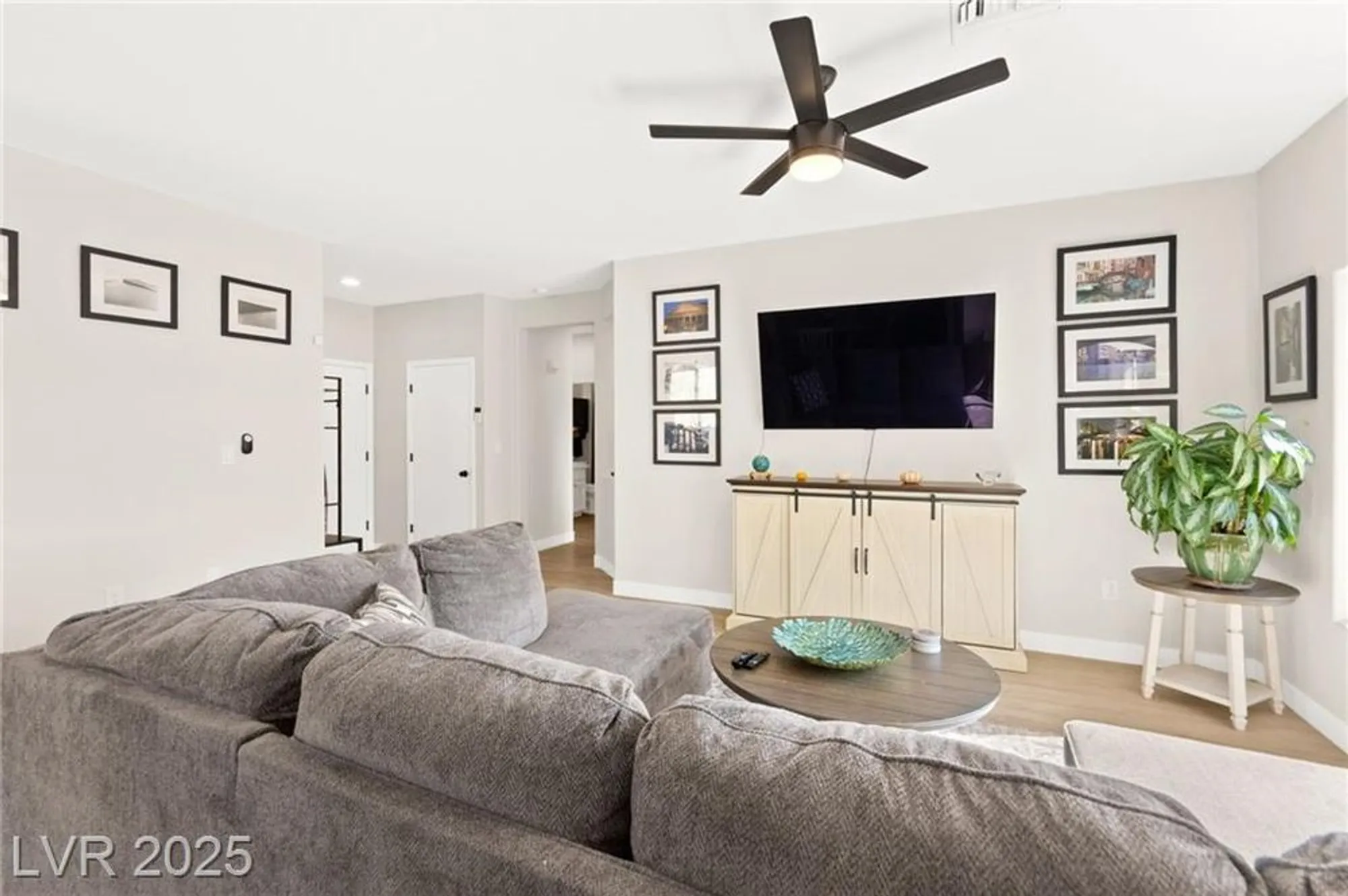 Property Slideshow image 12 of 36 | 11025 mission lakes ave, Las Vegas, NV, 89134