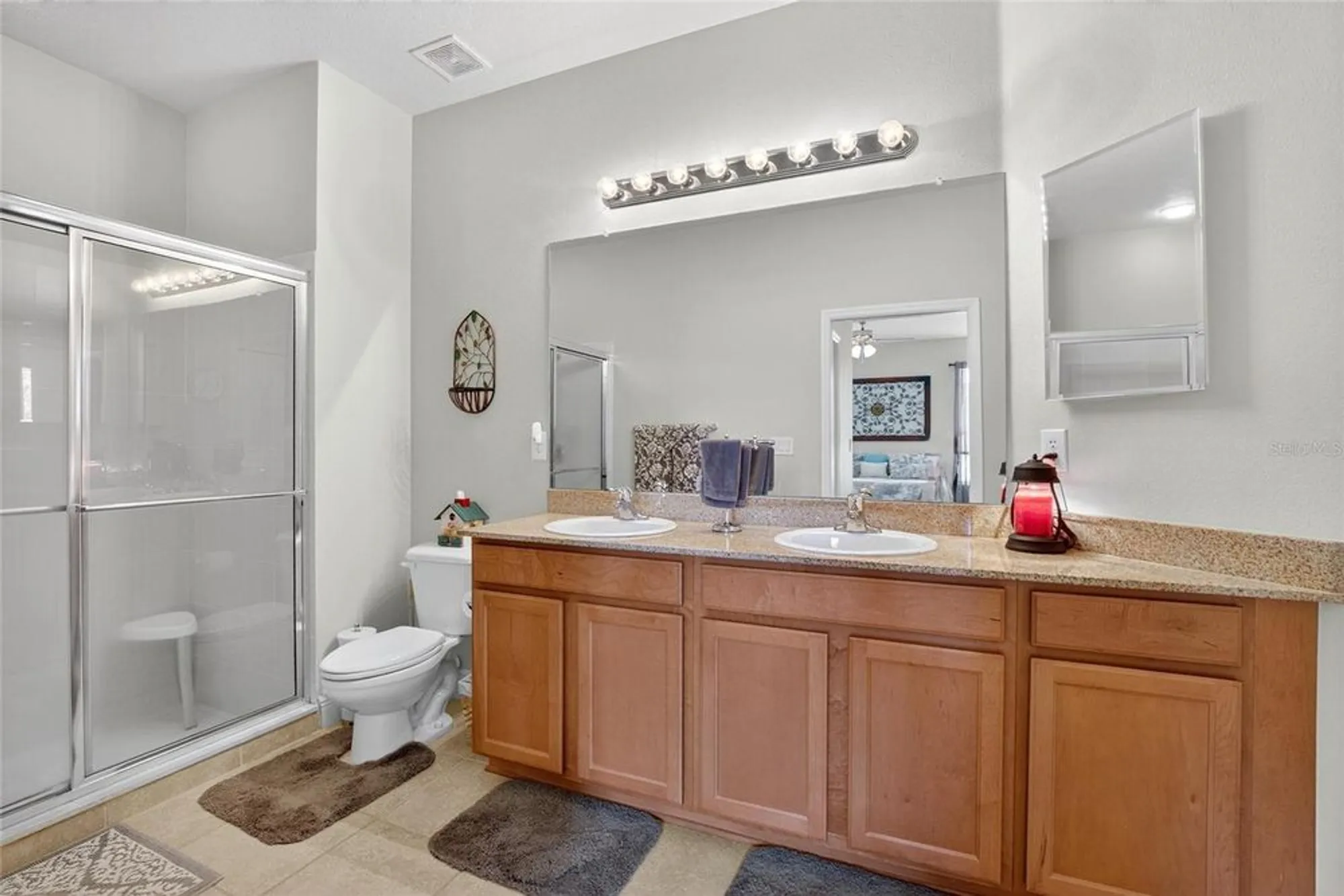 Property Slideshow image 25 of 58 | 307 bluewater falls ct, Apollo Beach, FL, 33572