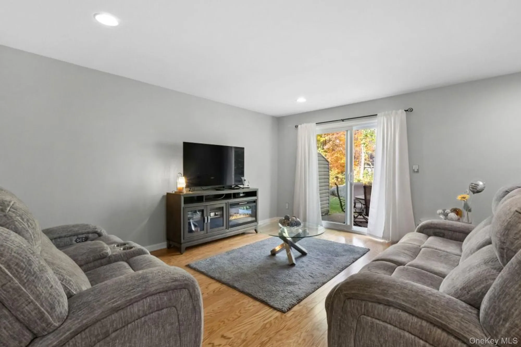 Property Slideshow image 5 of 28 | 148 flintlock way d, Yorktown Heights, NY, 10598