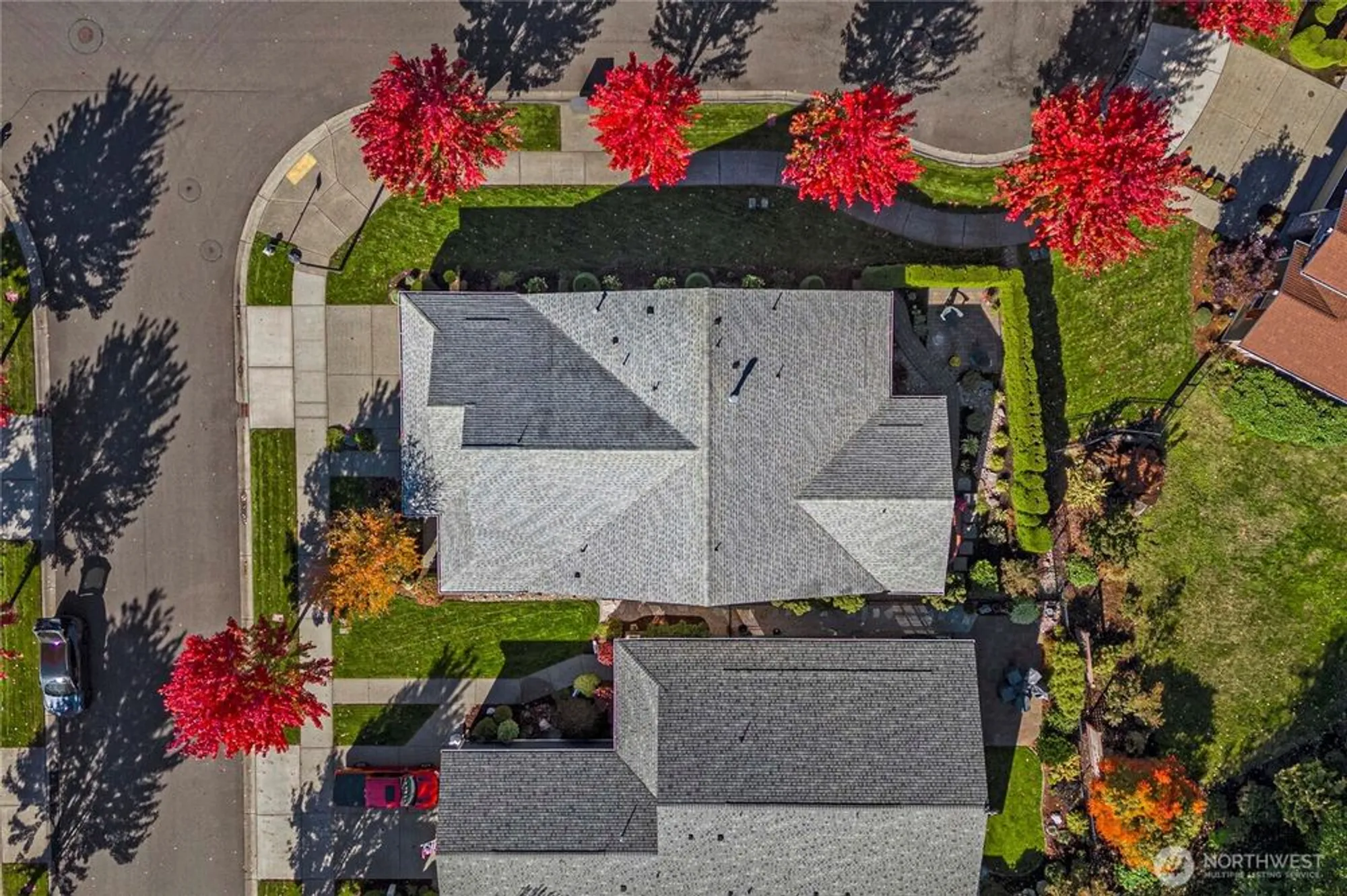 Property Slideshow image 2 of 33 | 14613 knoll park ct, Bonney Lake, WA, 98391