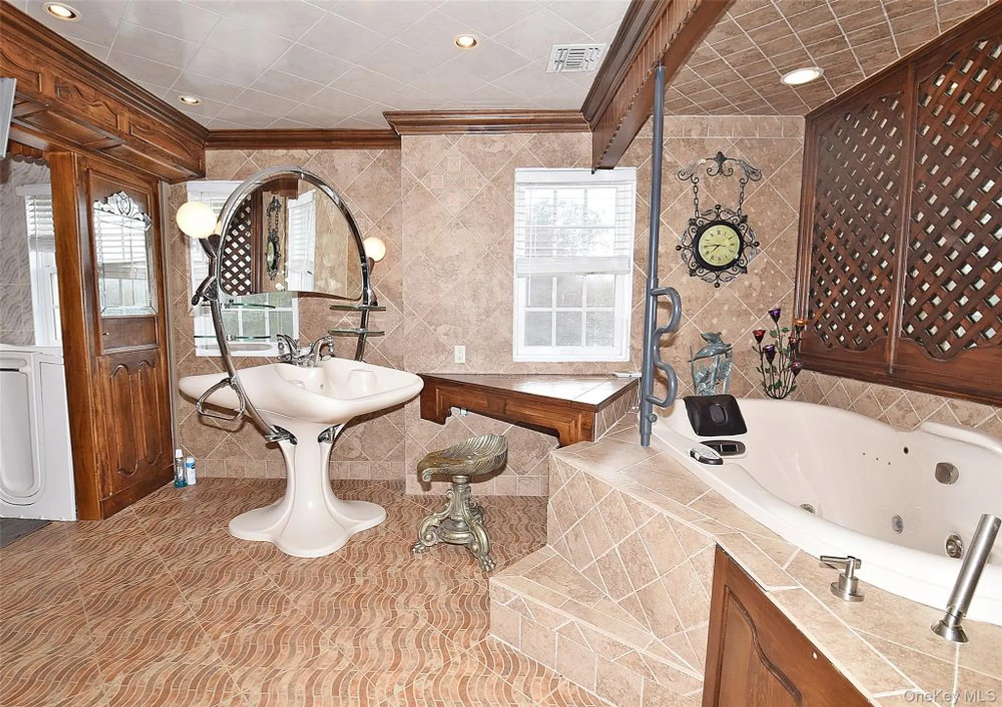 Property Slideshow image 18 of 26 | 259 altessa blvd, Melville, NY, 11747