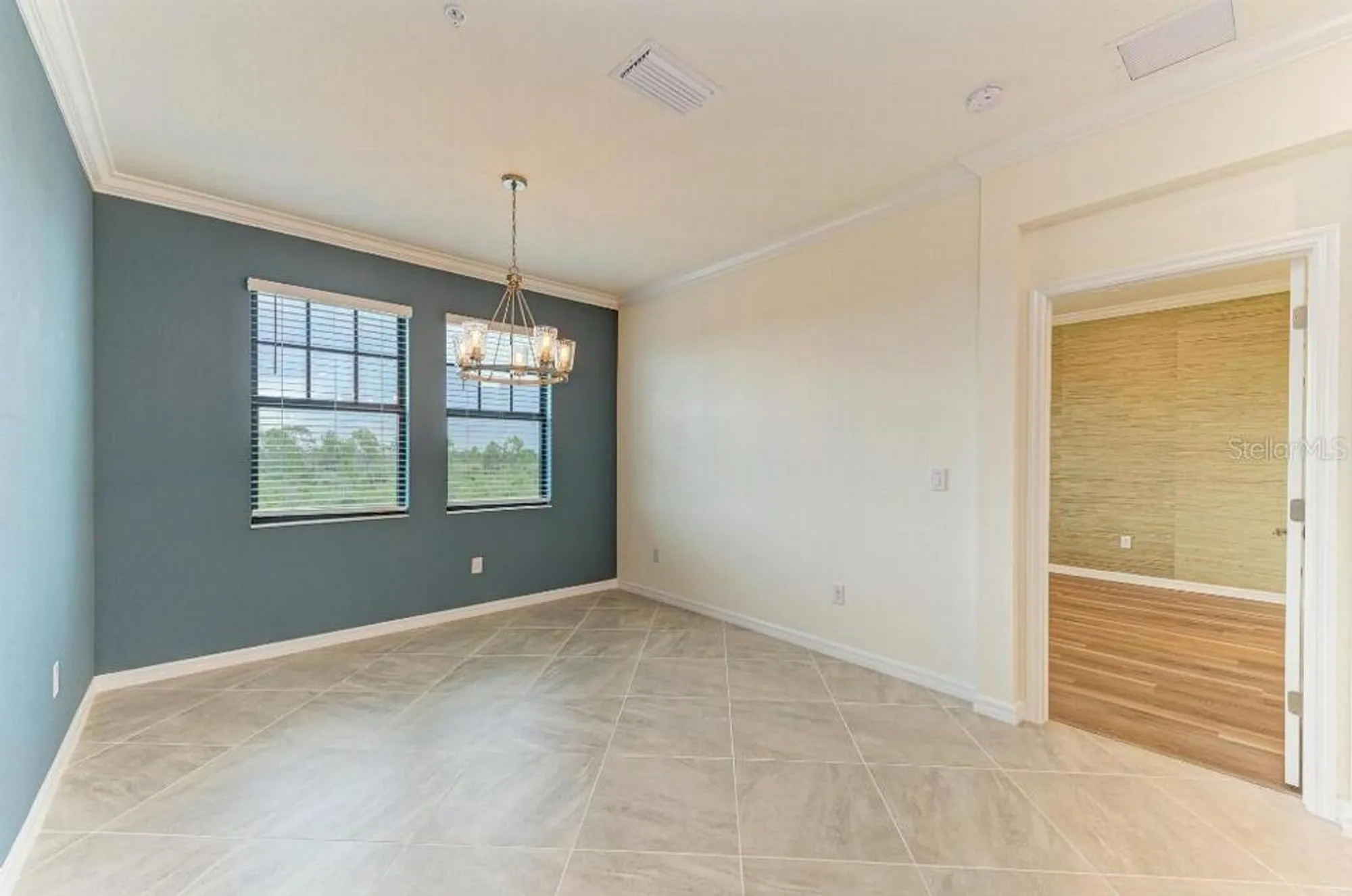 Property Slideshow image 13 of 42 | 10043 crooked creek dr unit 202, Venice, FL, 34293